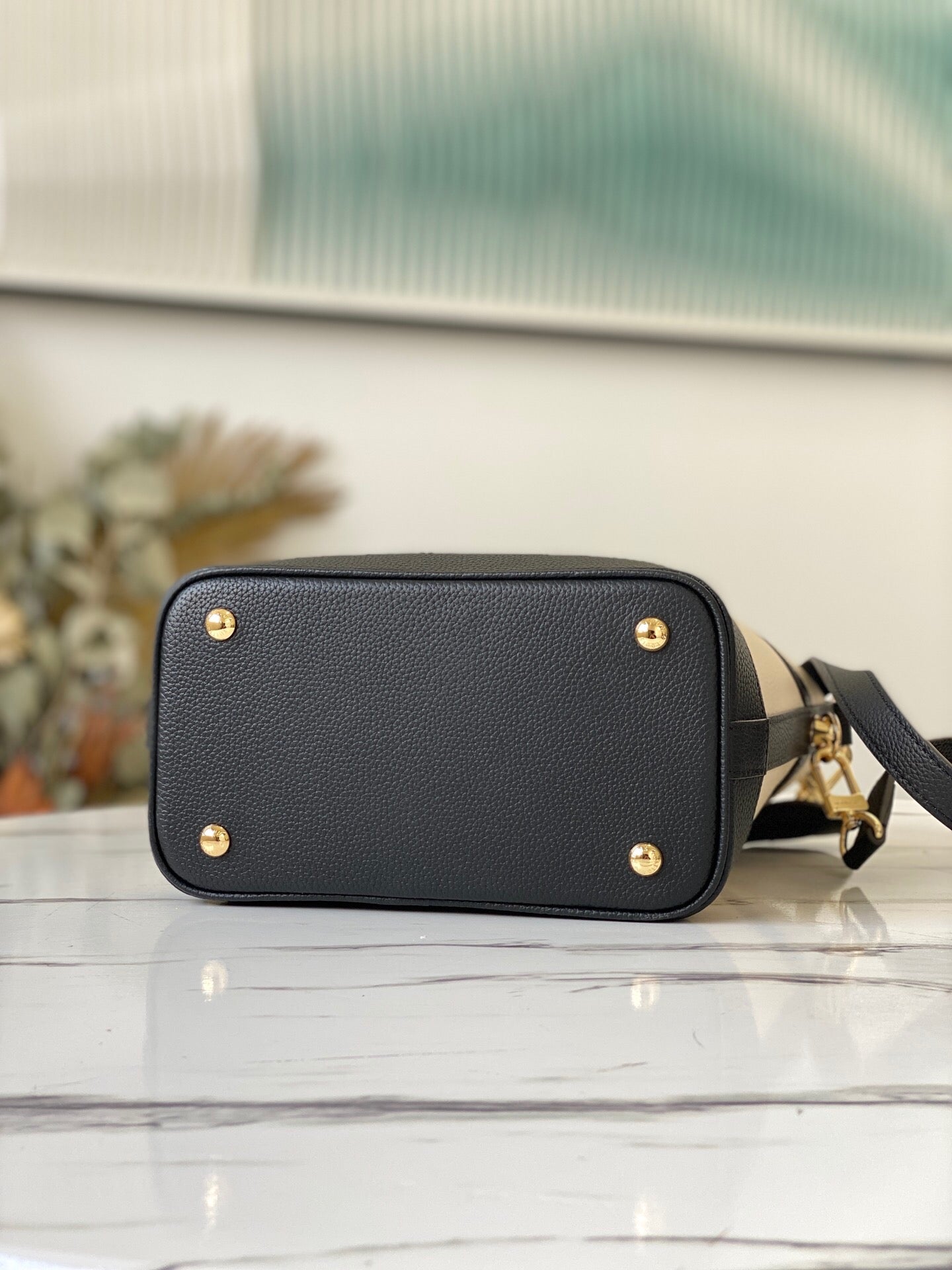 [TOP] Louis Vuitton LV £V Cruiser PM Shoulder Bag 25 x 22.5 x 13cm- White