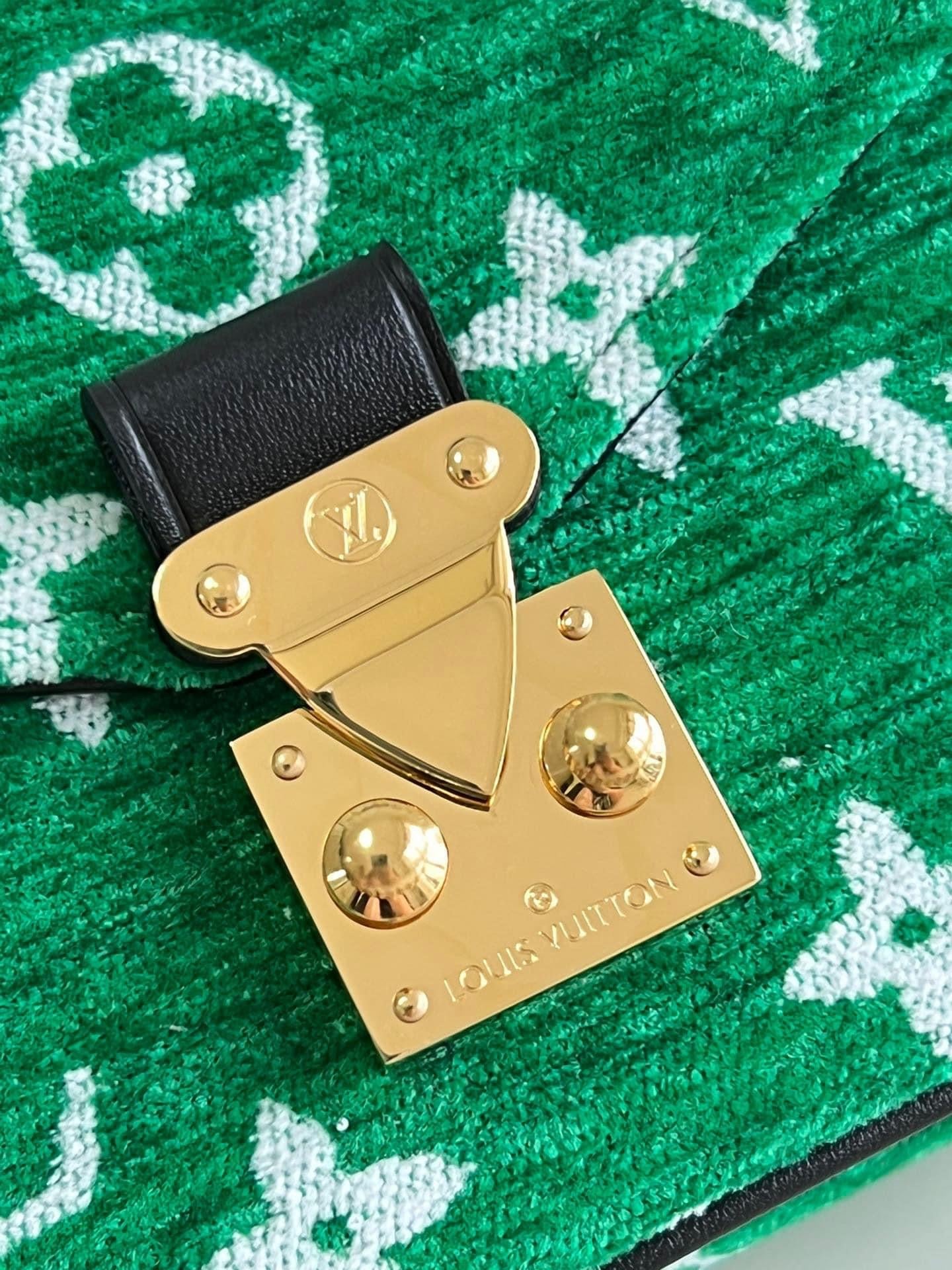 [TOP] Louis Vuitton LV Micro Velvet Metis  14x11x3.5cm - Green