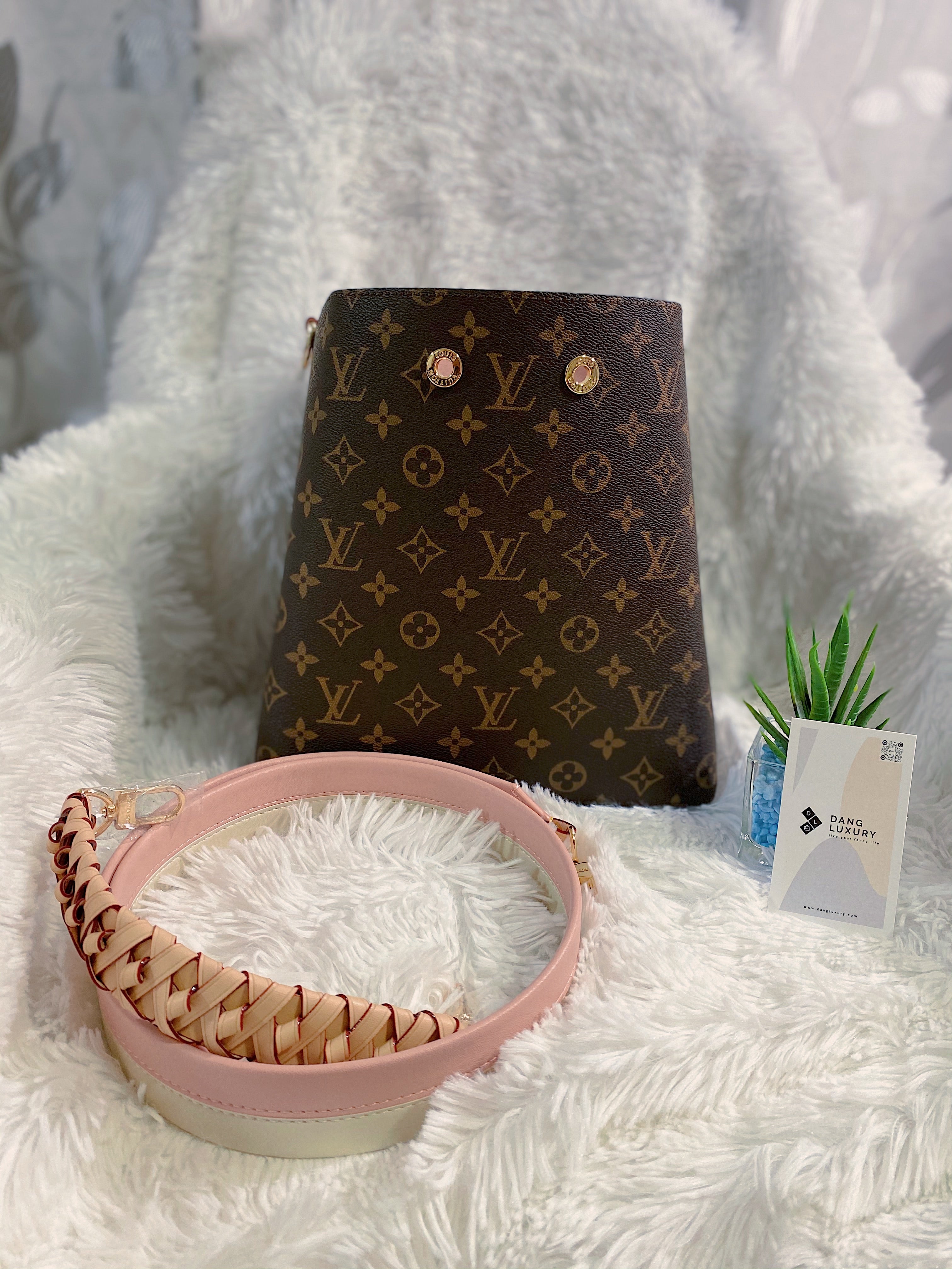 [TOP] Louis Vuitton LV  Noe Monogram Bag With Braided Handle 26×26×17.5CM- Pink