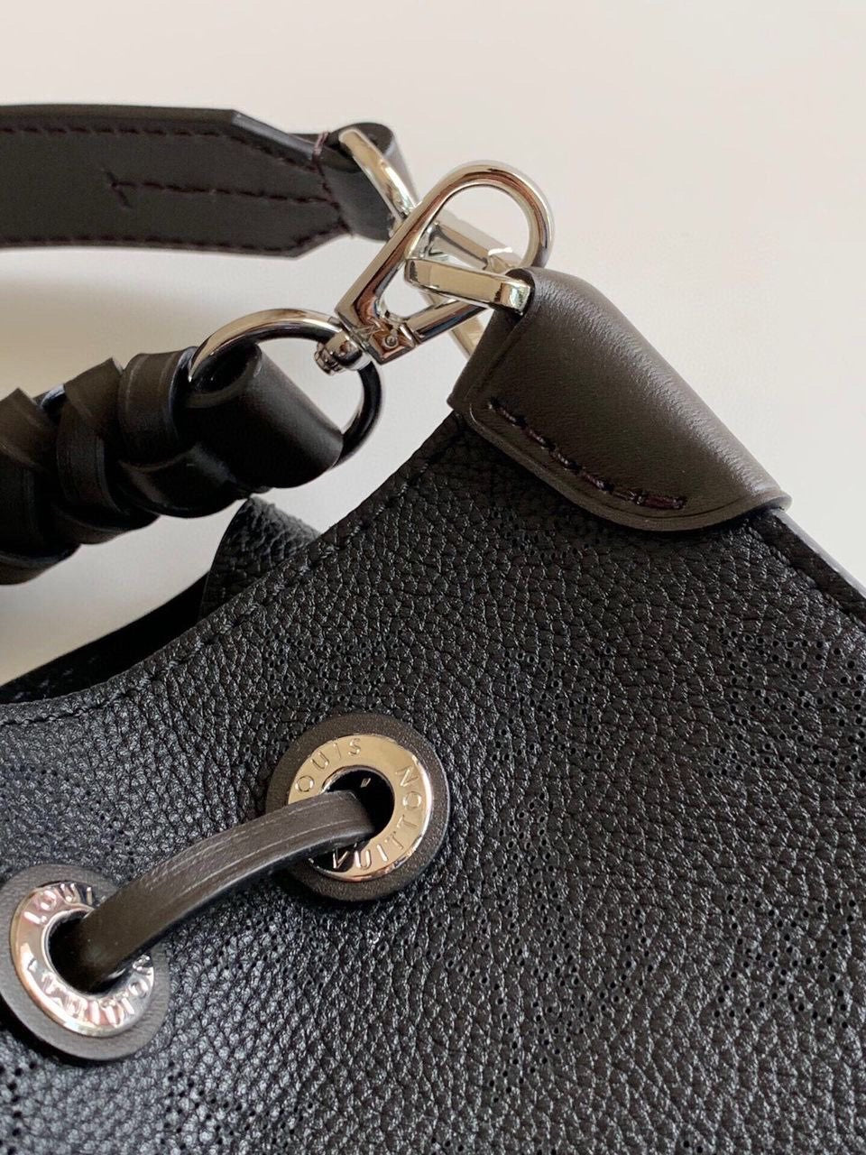 [TOP] Louis Vuitton LV  Leather Noe Bag 23×25.4×14.6CM- Black