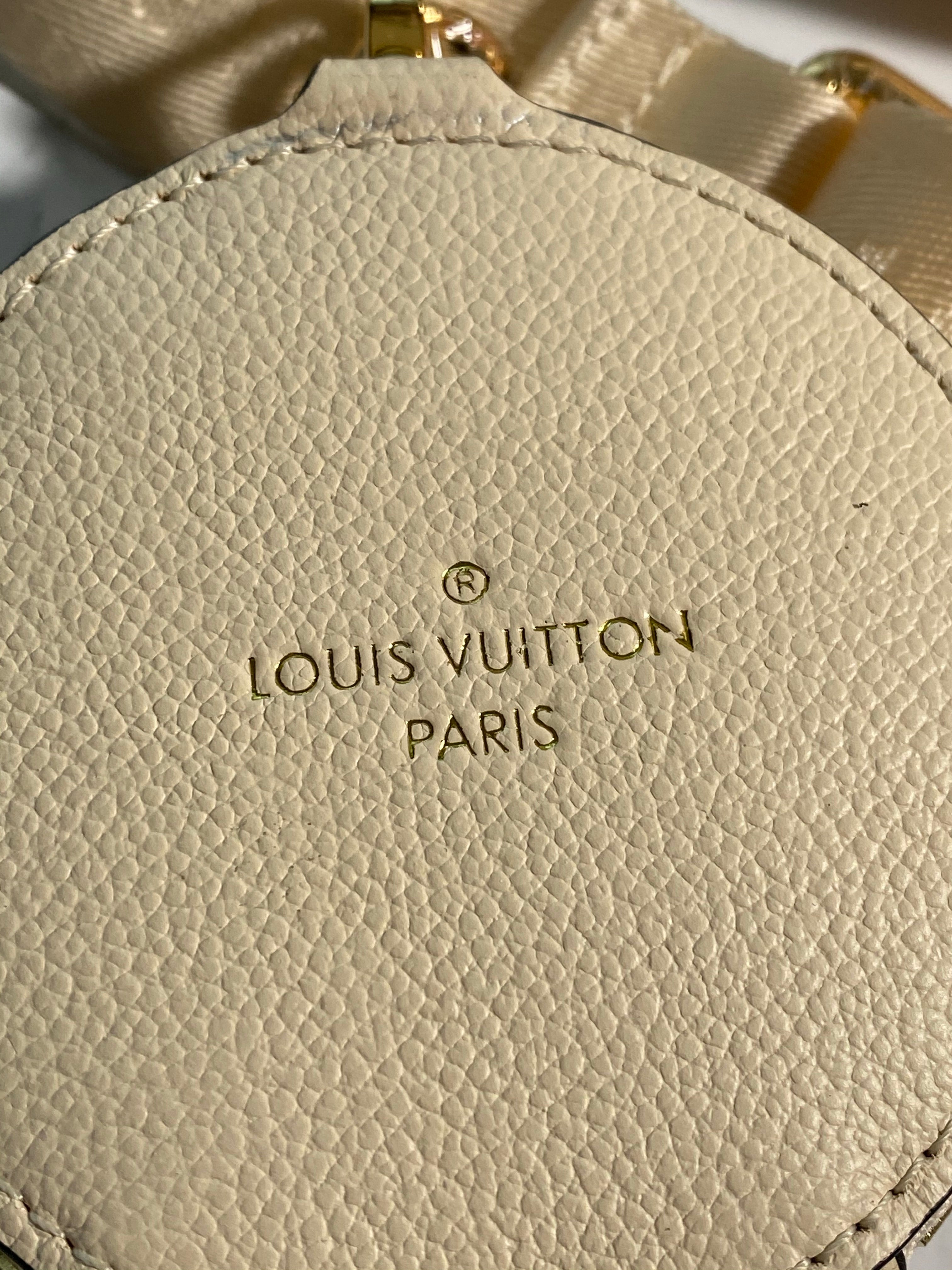 [TOP] Louis Vuitton LV Papillon BB Bag 20 x 10 x 10CM- Cream