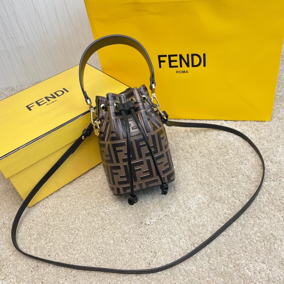 [TOP] FENDI Mon Tresor Leather Bucket Bags