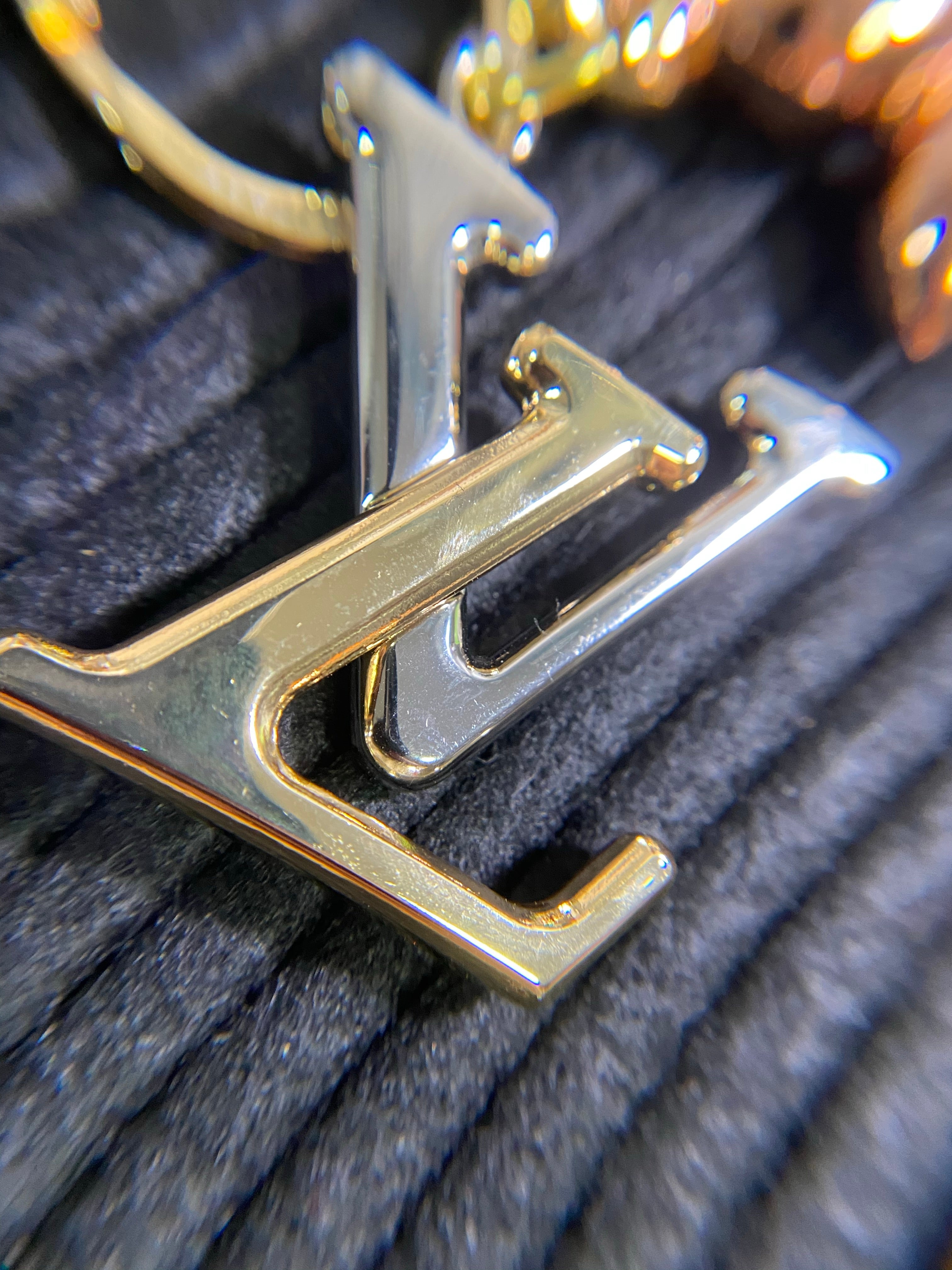 [TOP] Louis Vuitton LV LV New Wave Bag Charm Key Holder