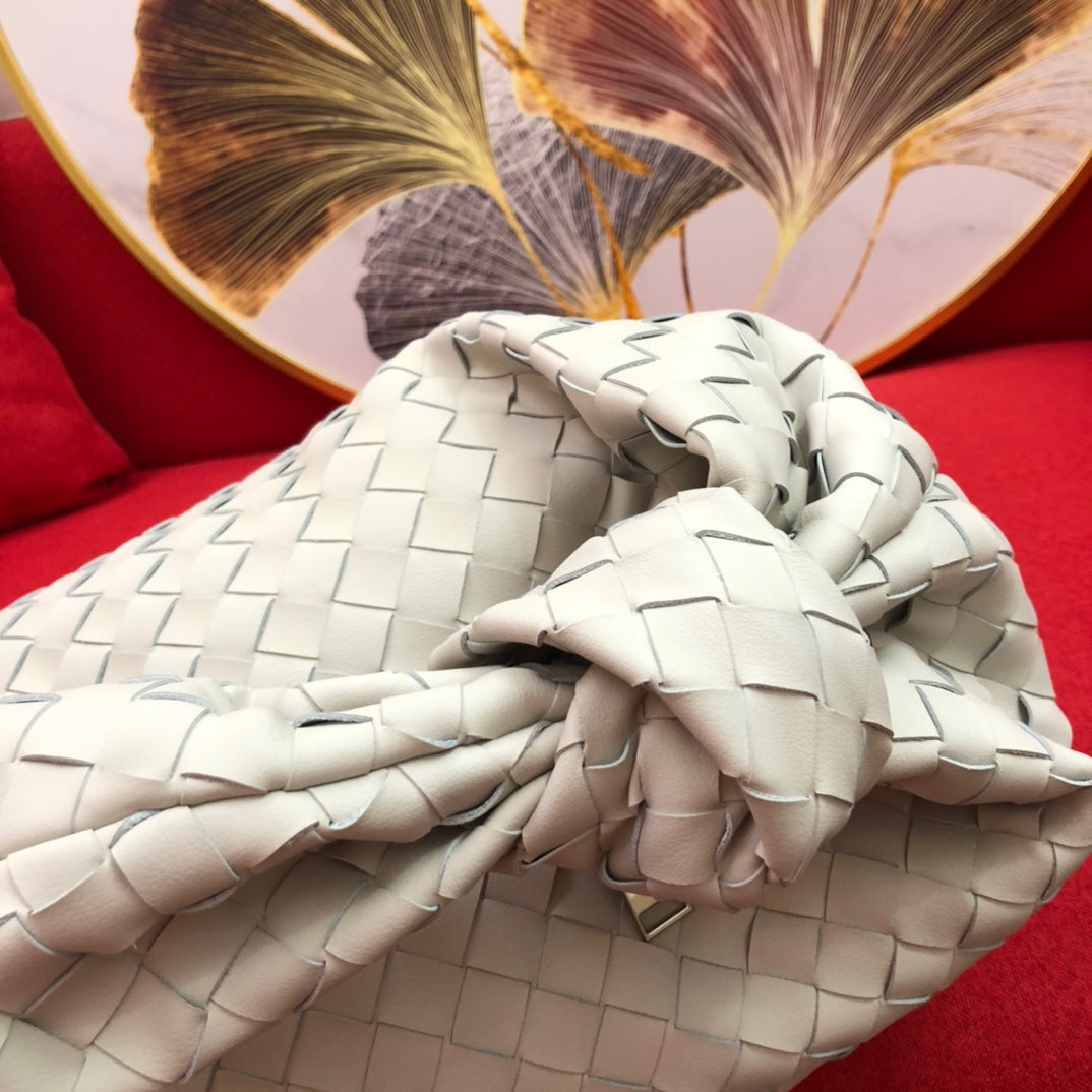 [TOP] Bottega Veneta BV  Jodie Shoulder Bag - White