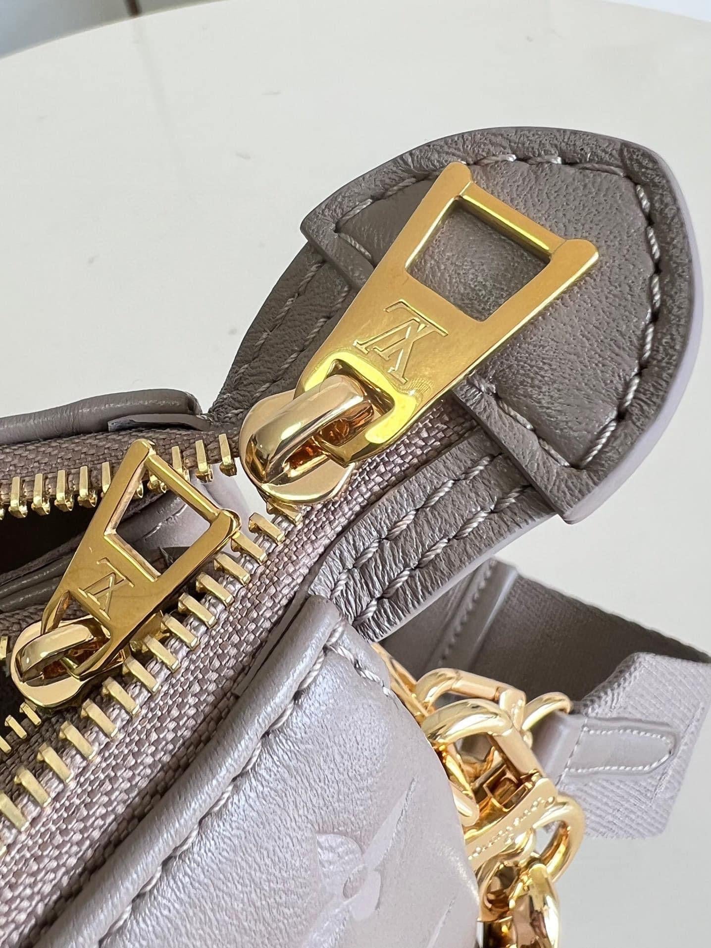 [TOP] Louis Vuitton LV Coussin MM 26x20x12cm- Grey Lamb