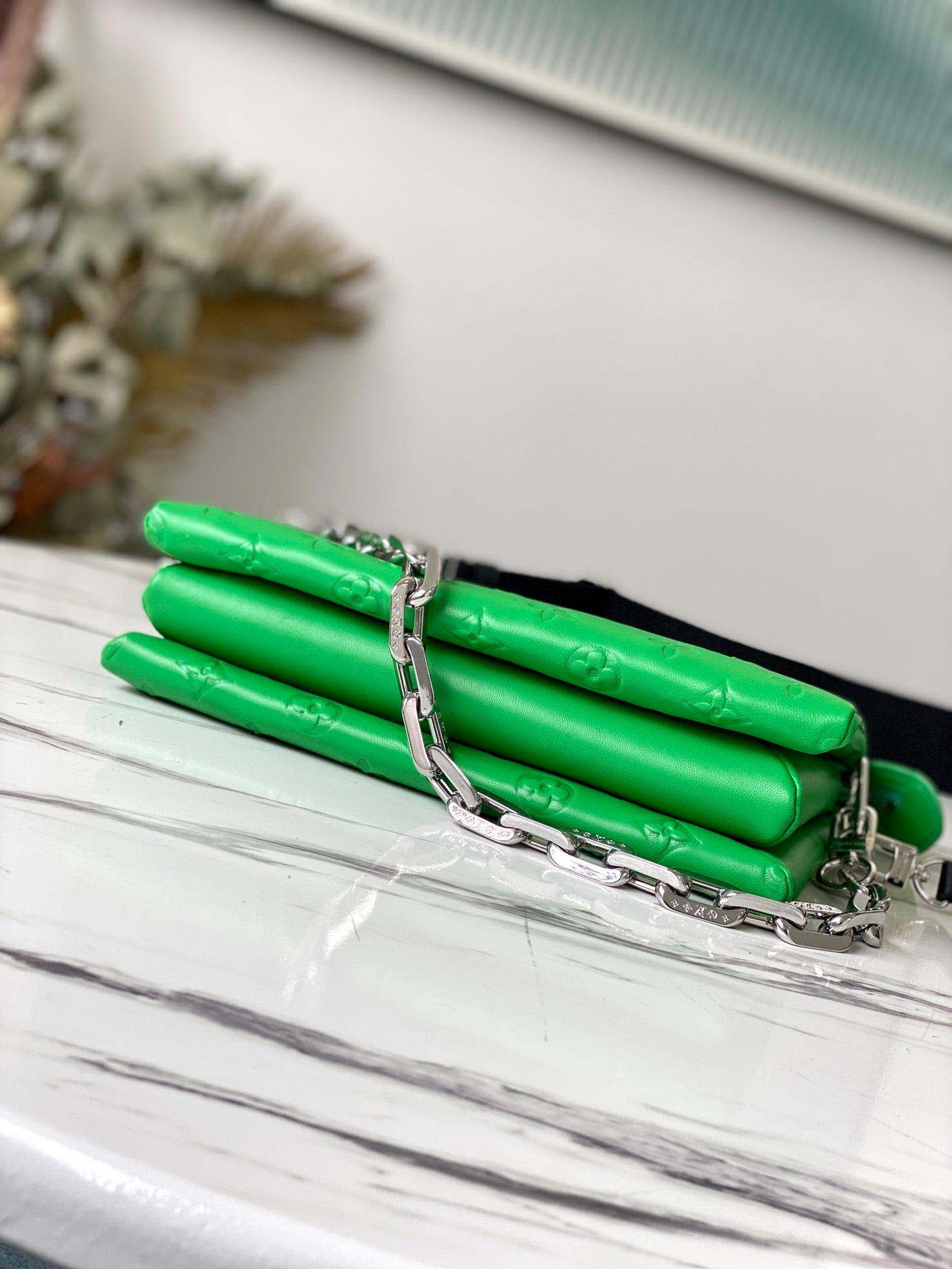 [TOP] Louis Vuitton LV £V Coussin PM Bag 26x20x12cm- Green