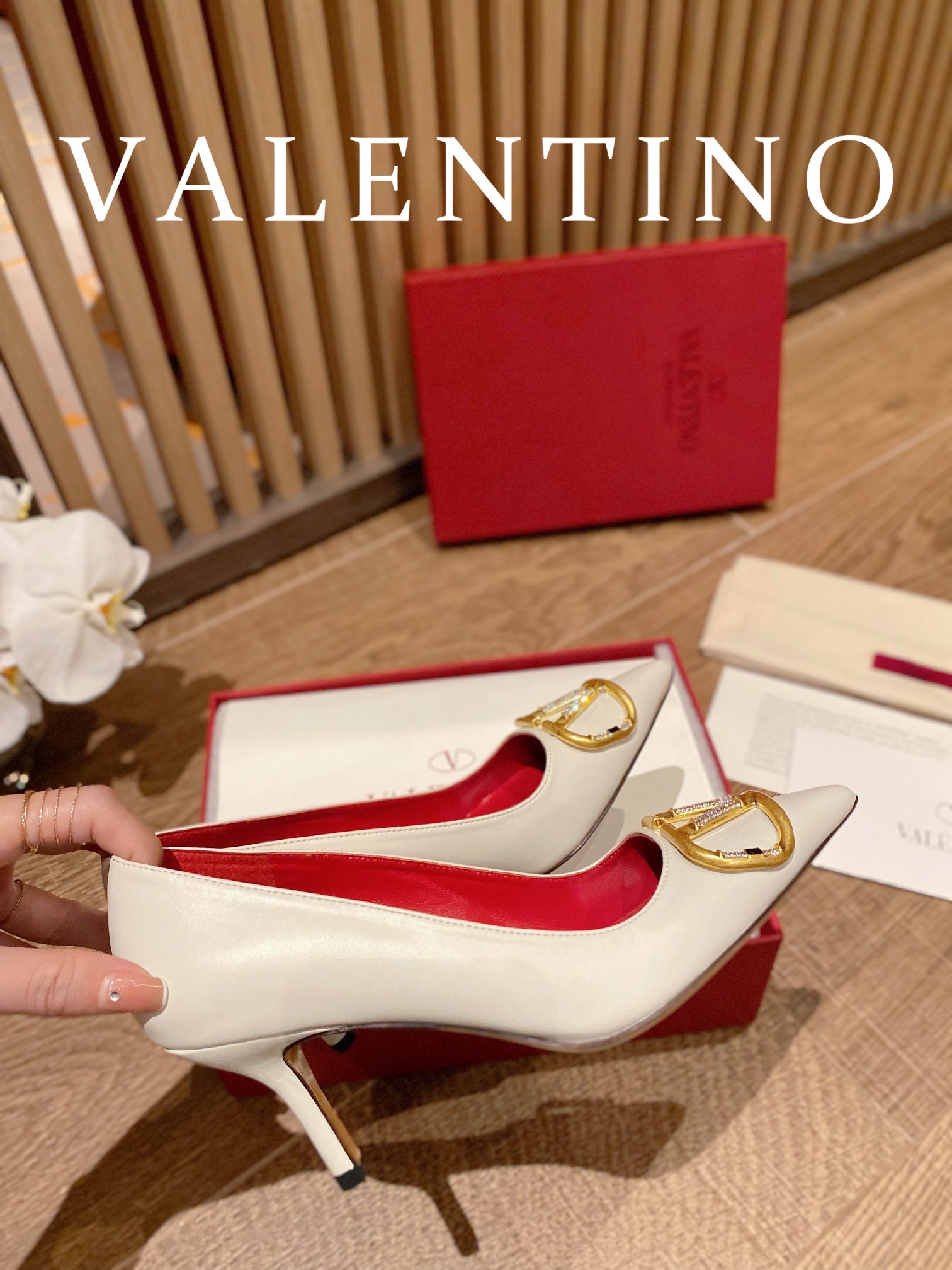 [TOP] VALENTINO V Bronze High Heels - White
