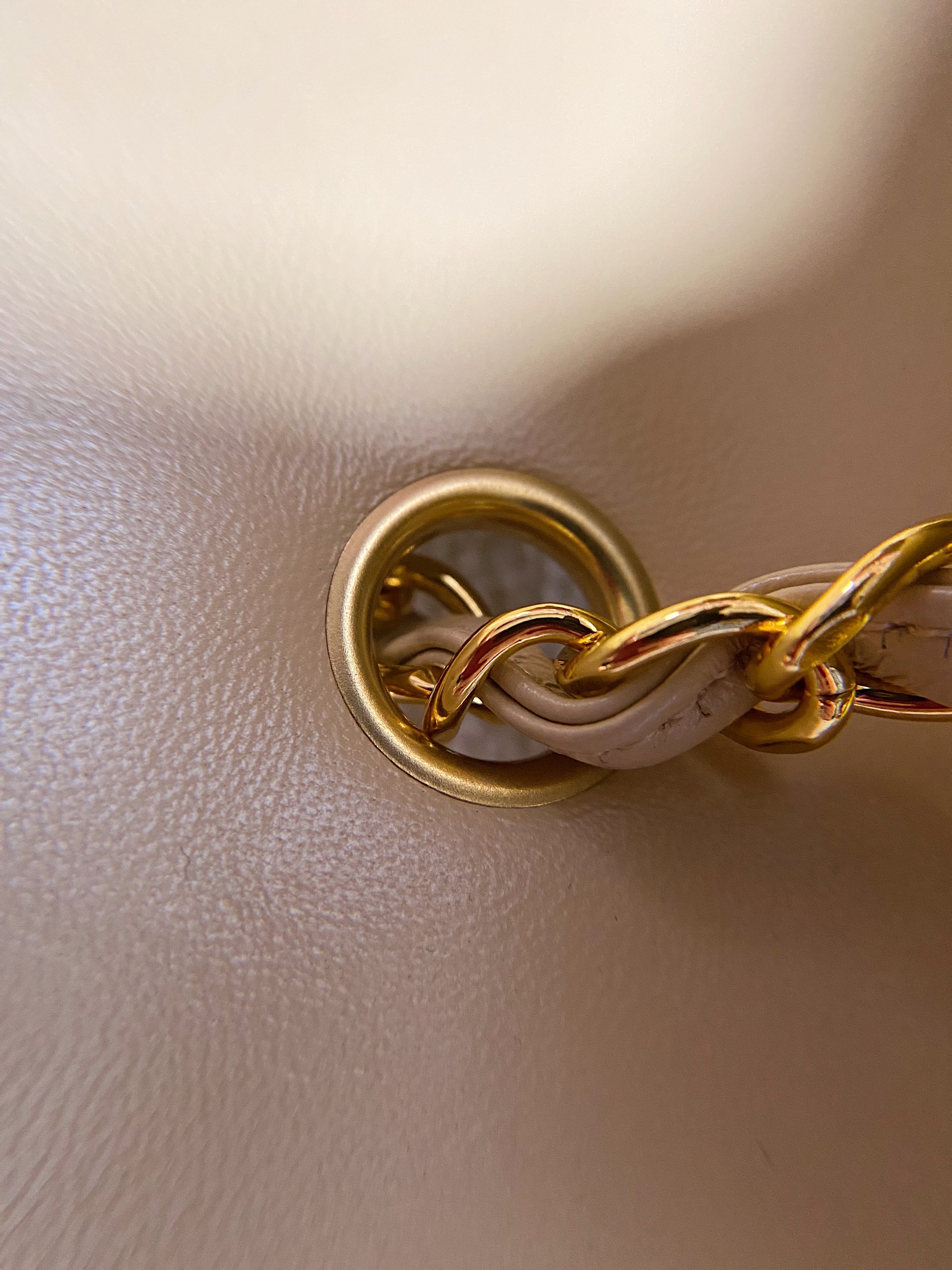 [TOP] CHANEL Diana Small Flap Bag - Beige & GHW