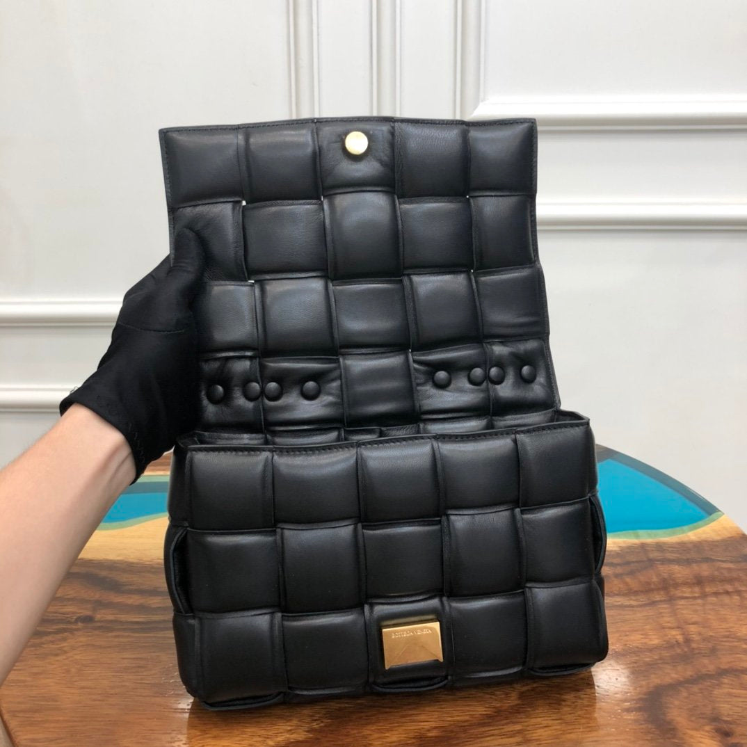 [TOP] Bottega Veneta BV  Chain Bag - Black