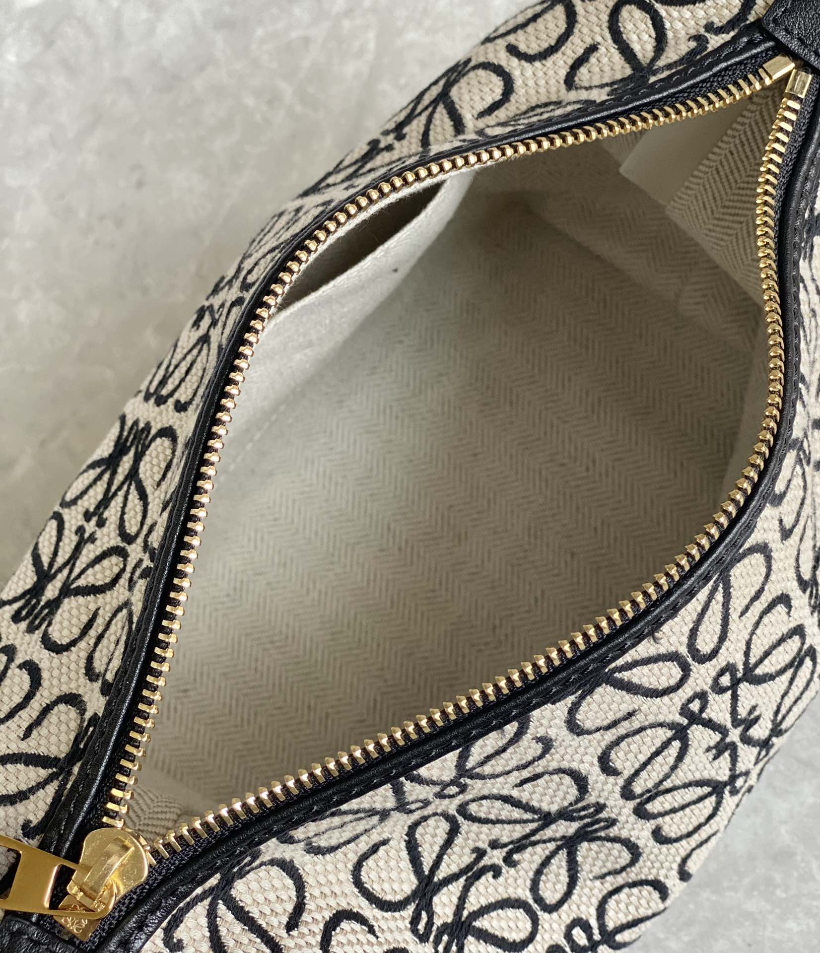 [TOP] LOEWE Cubi Bag Anagram 21*12*17cm/25*21*16.5cm - Black White