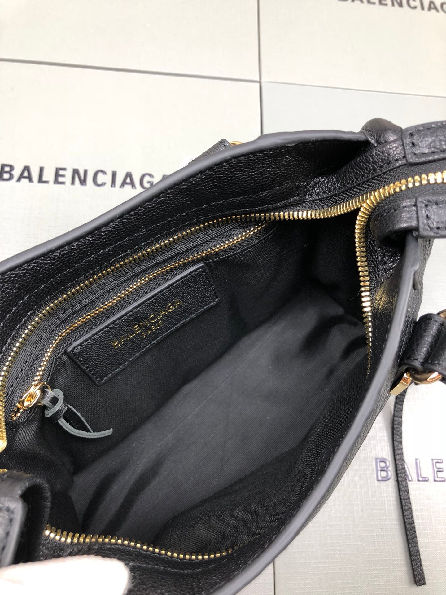 [TOP] BALENCIAGA Classic City Small Bag - Black