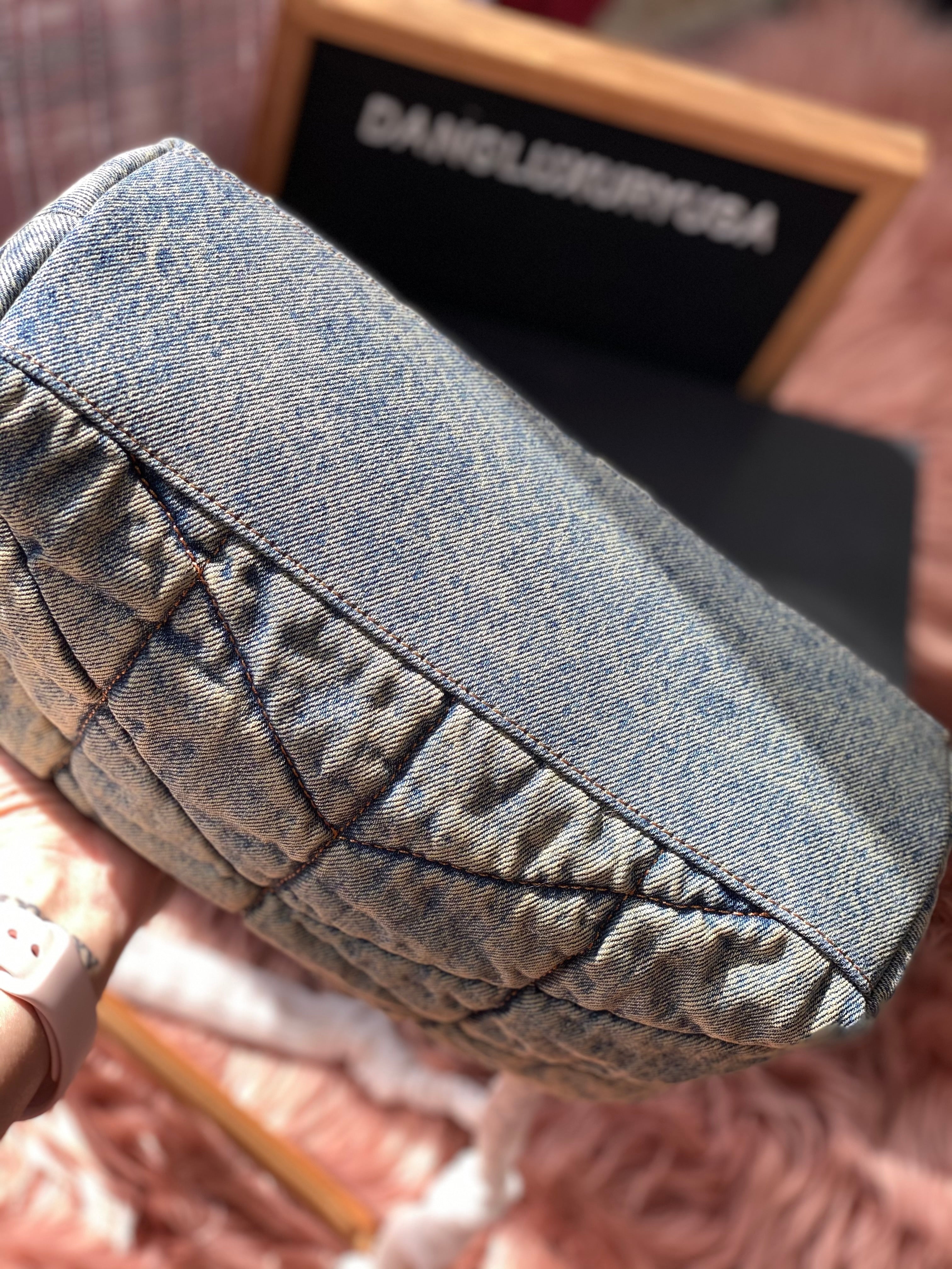 [TOP] Yves Saint Laurent YSL Loulou Small Denim Puffer Bag