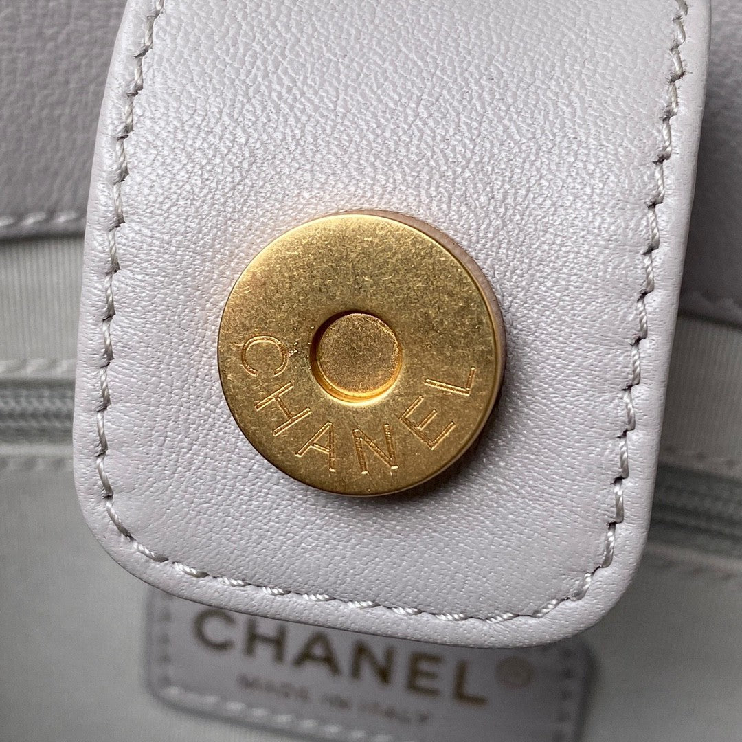 [TOP] CHANEL Matelasse Tote Calfskin  Small  - Grey