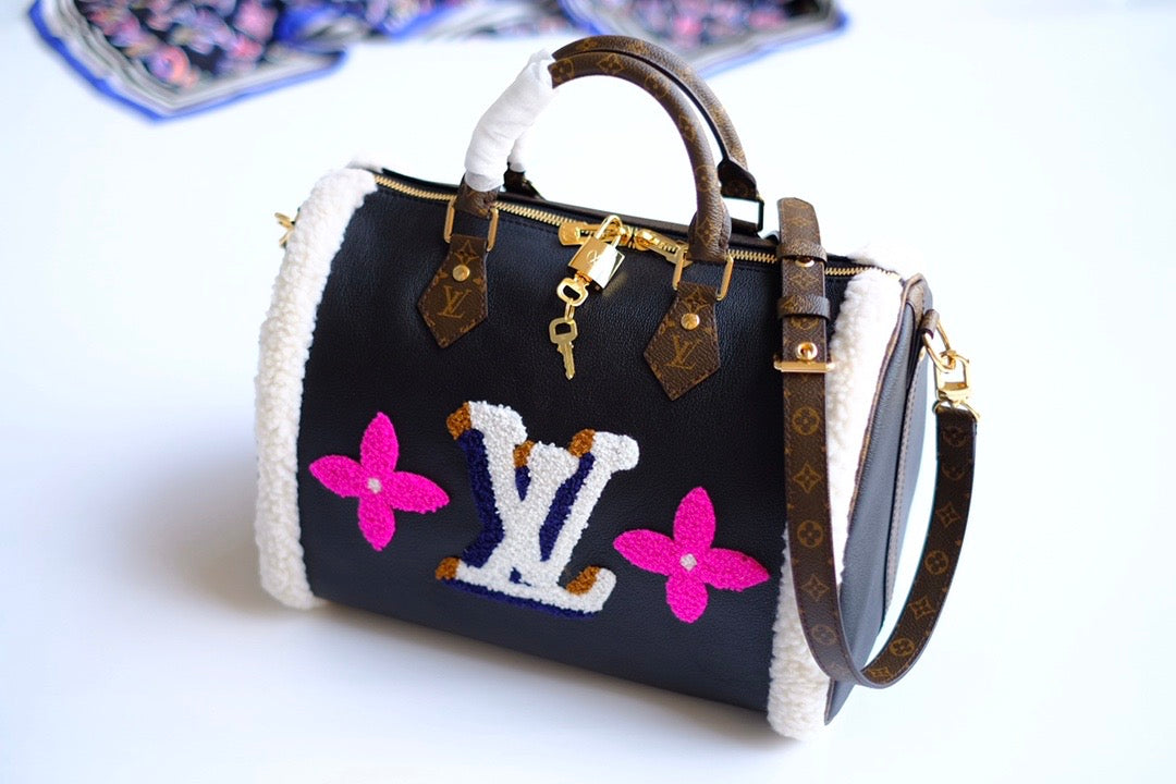 [TOP] Louis Vuitton LV  Speedy 30 Calfskin and Teddy Shearling Bag 30x21x17cm - Black