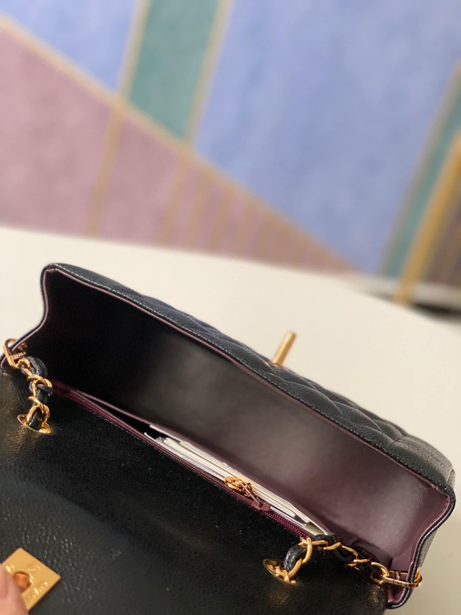 [TOP] CHANEL Diana Small Flap Bag - Black & GHW