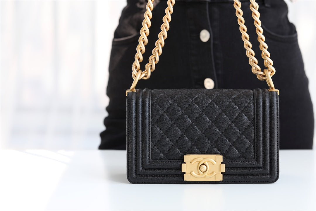 [TOP] CHANEL Boy Bag  Small 20cm - Black & GHW