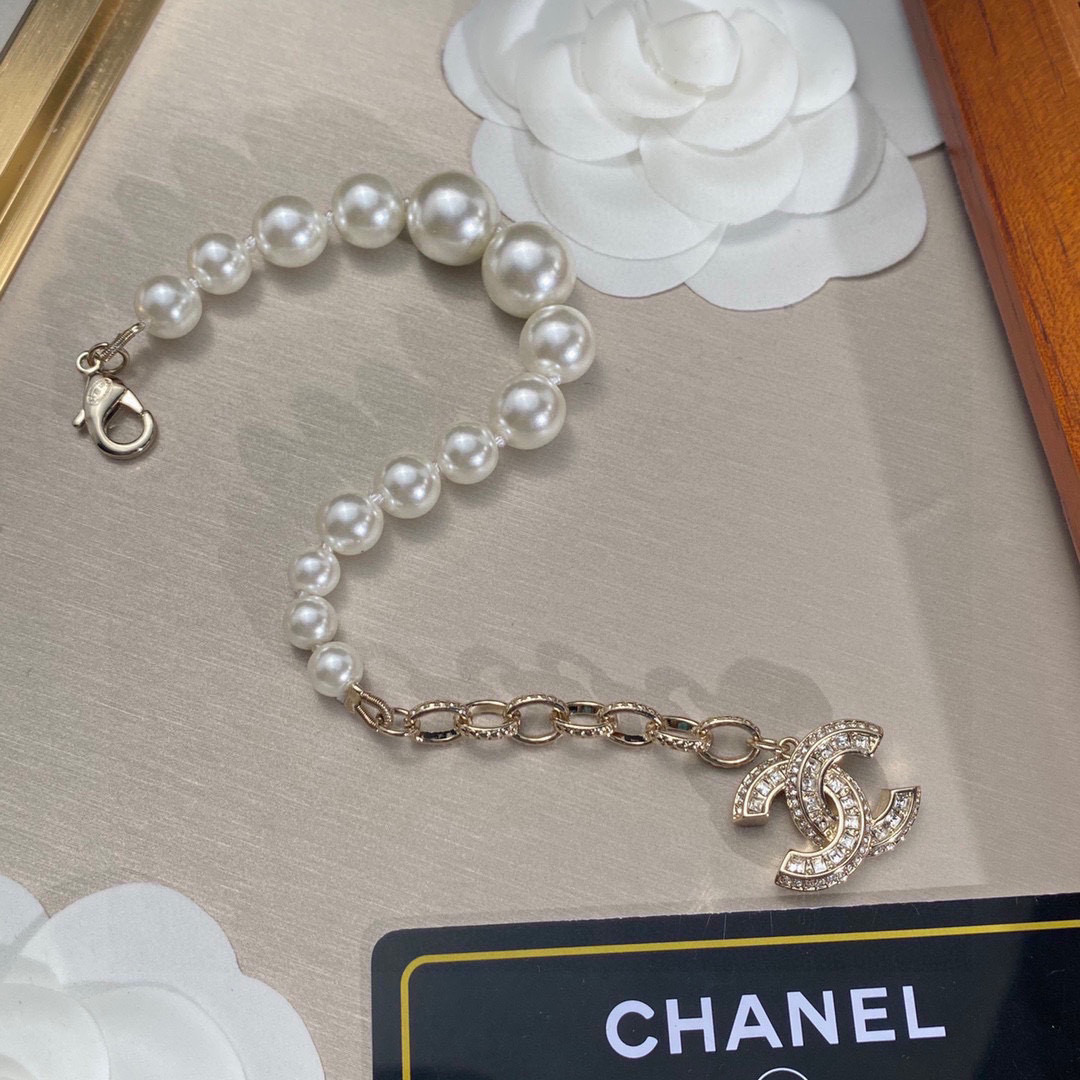 [TOP] CHANEL Diamonds Logo Pearls Bracelet
