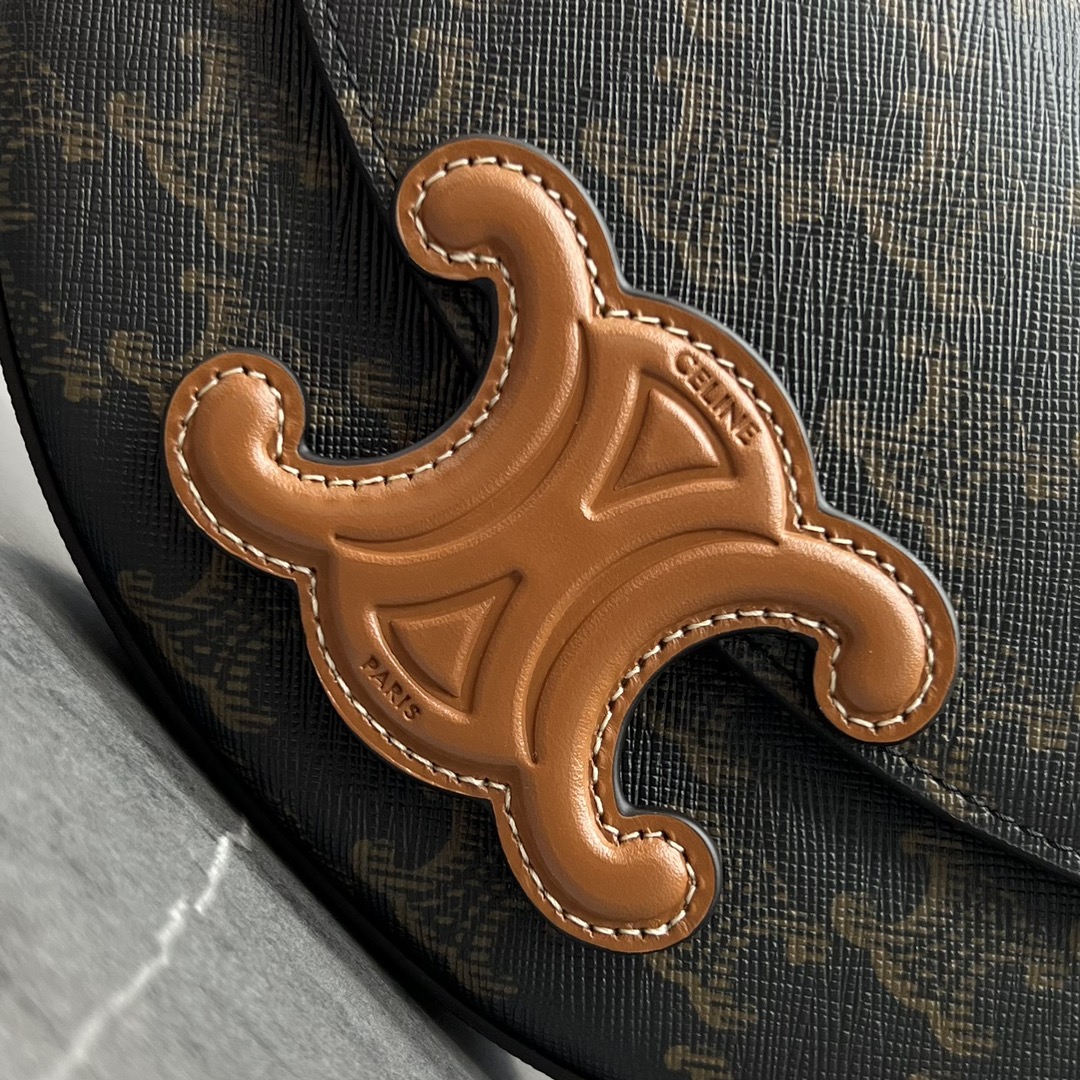 [TOP] CELINE Mini Besace Cuir Triomphe Bag 23～13.5～6