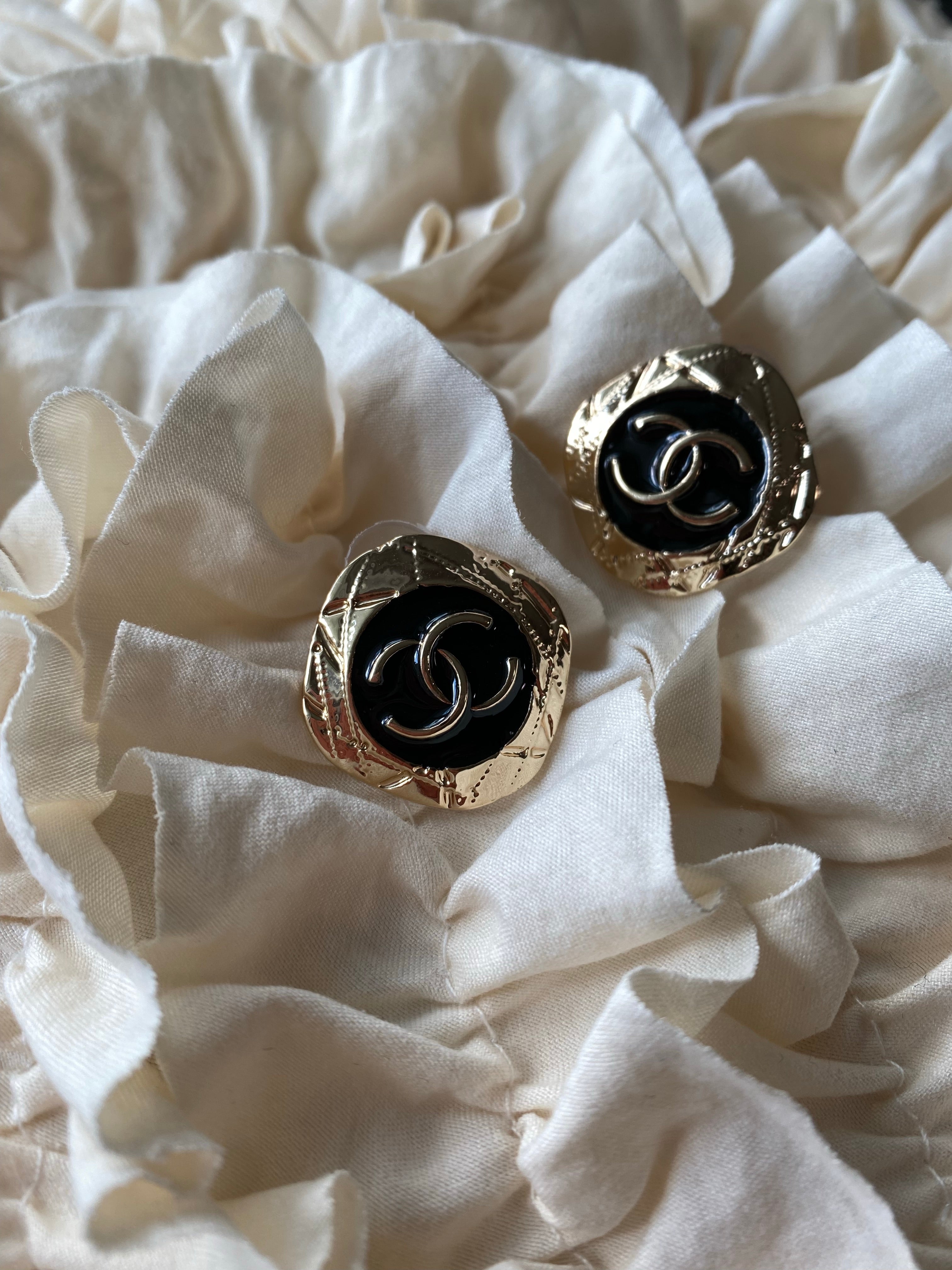 [TOP] CHANEL Stud Diamond Earrings