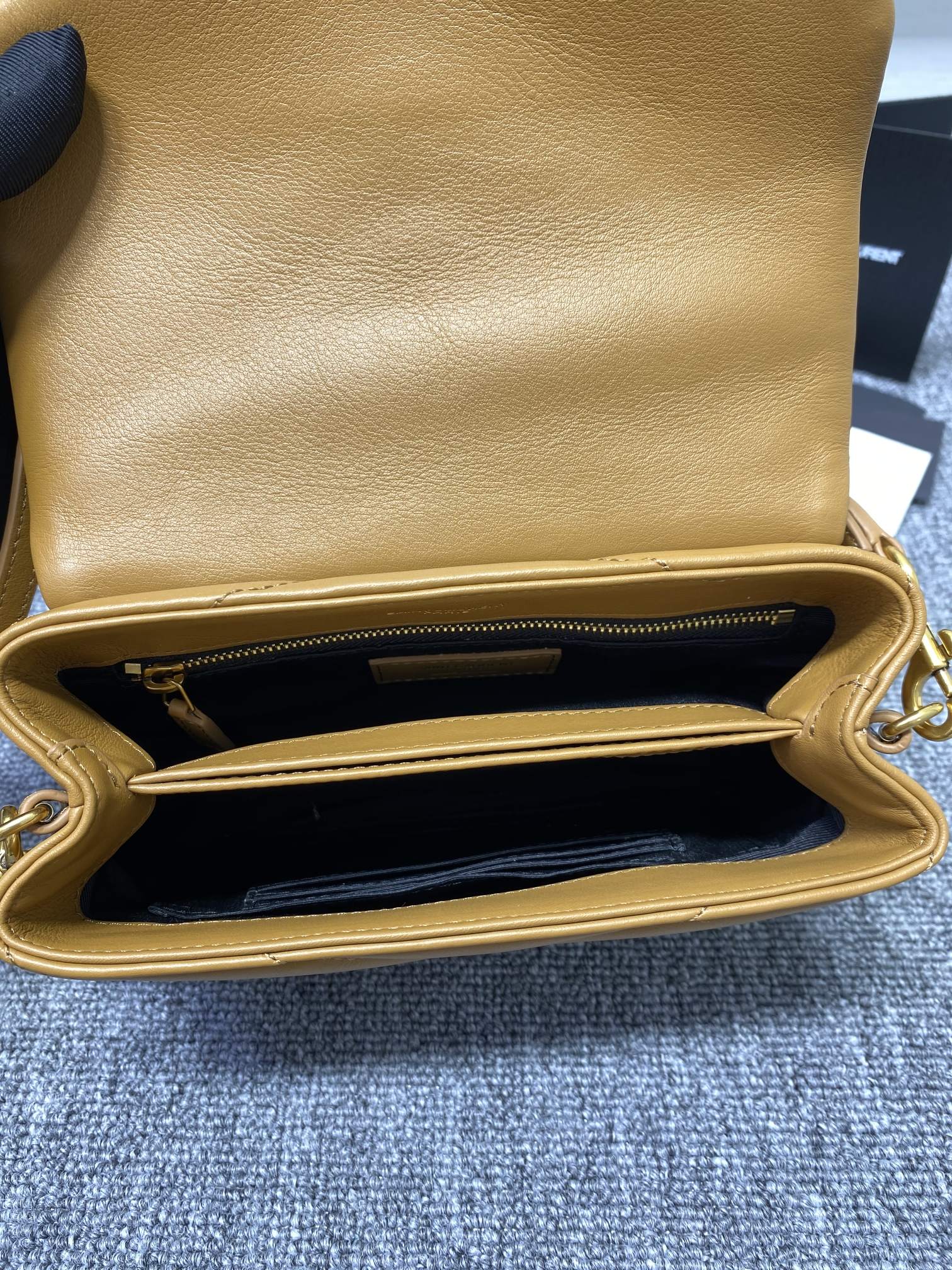 [TOP] Yves Saint Laurent YSL Loulou Toy Bag - Brown GHW