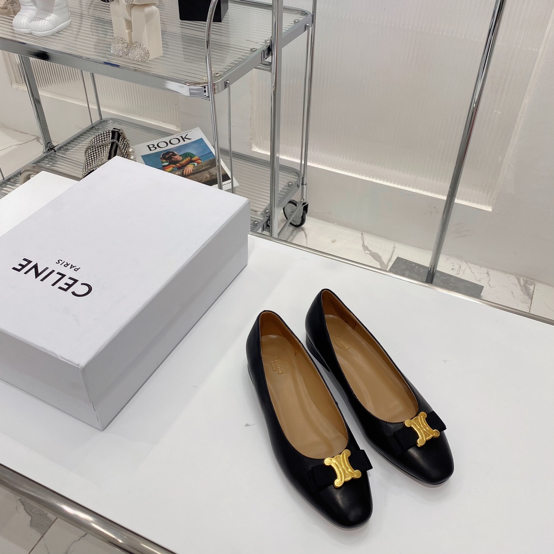 [TOP] CELINE Cowhide Flat - Black - Cline