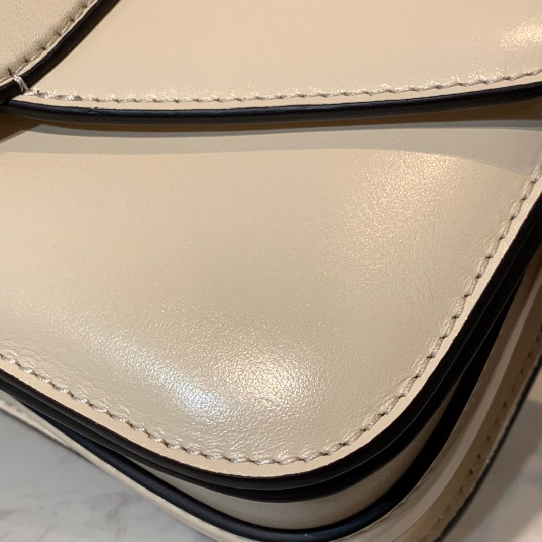 [TOP] Louis Vuitton LV Pont 9 Bag 23 × 15 × 8 cm- Cream