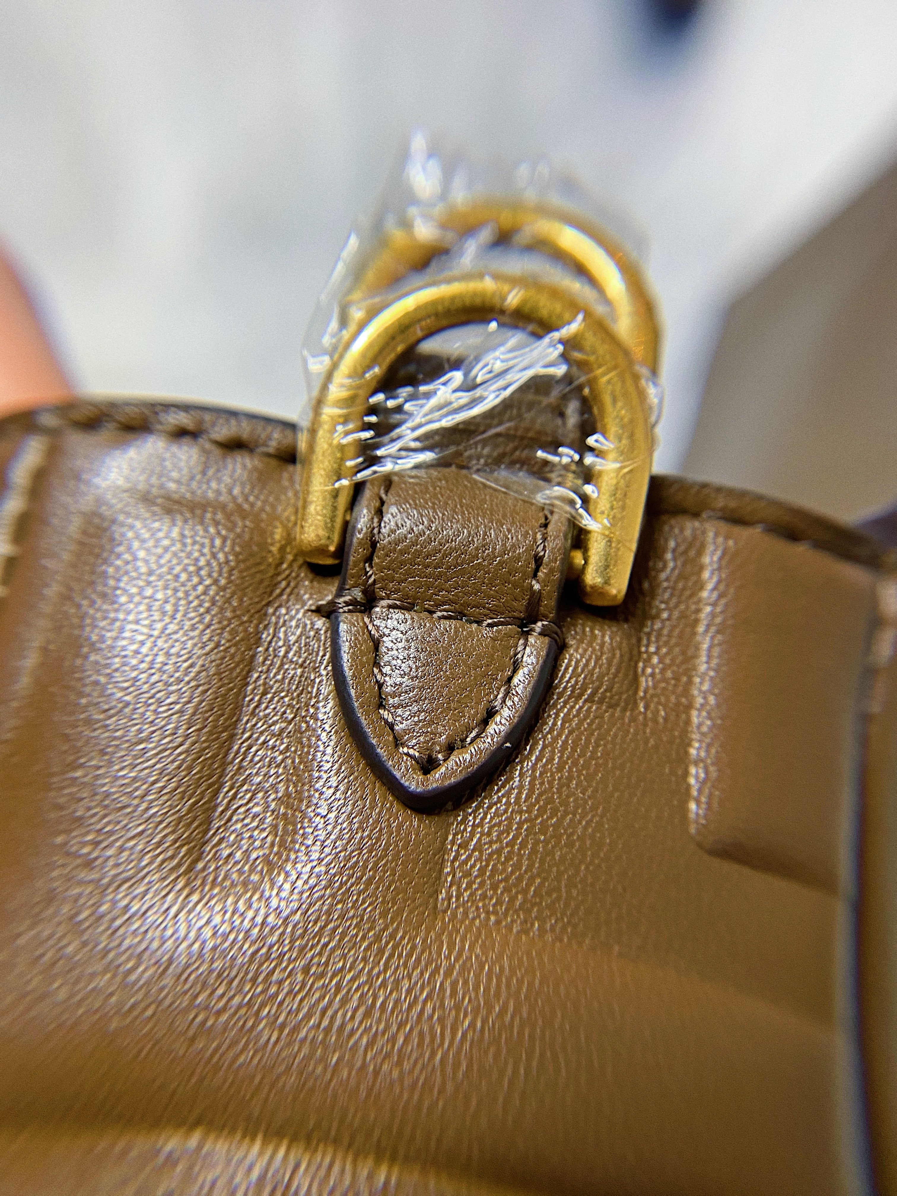 [TOP] FENDI Baguette Large Leather Bag - GREEN NAPPA