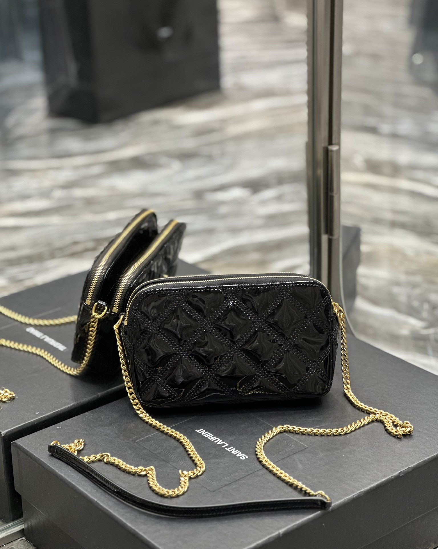 [TOP] Yves Saint Laurent YSL BECKY Patent Leather Shoulder Bag - GHW