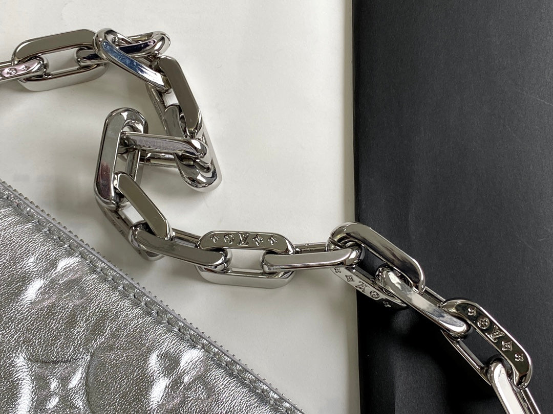 [TOP] Louis Vuitton LV £V Coussin PM Bag 26x20x12cm- Silver