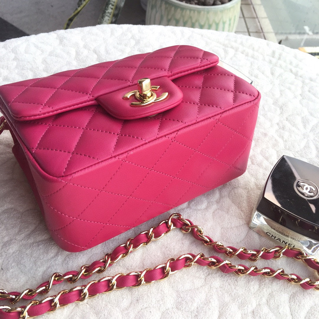 [TOP] CHANEL Classic Flap Bag Quilted Mini 18 cm - Pink & GHW