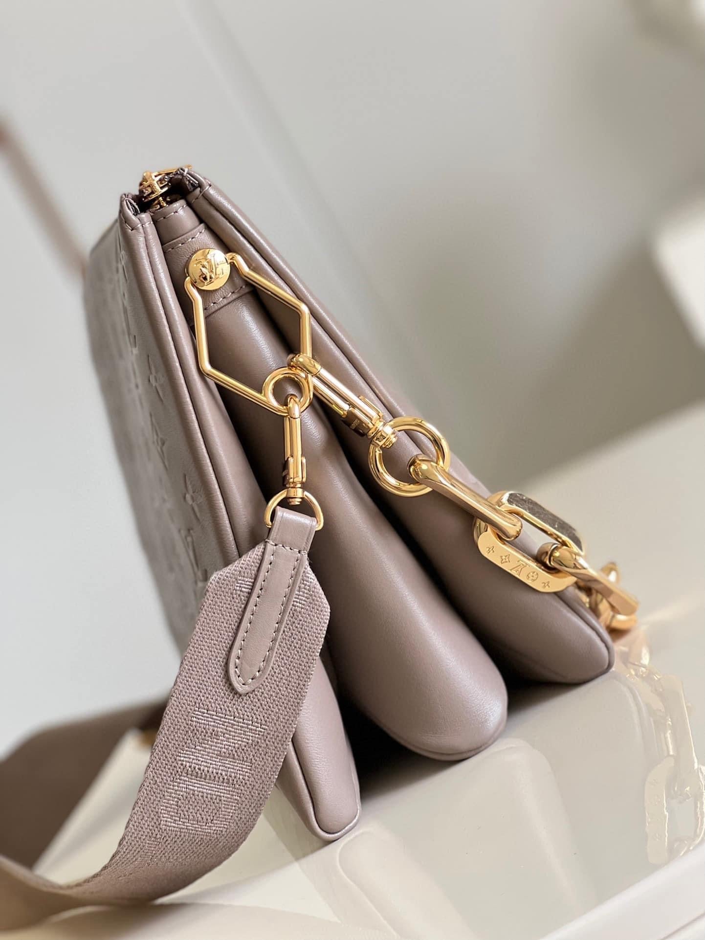 [TOP] Louis Vuitton LV Coussin MM 26x20x12cm- Grey Lamb