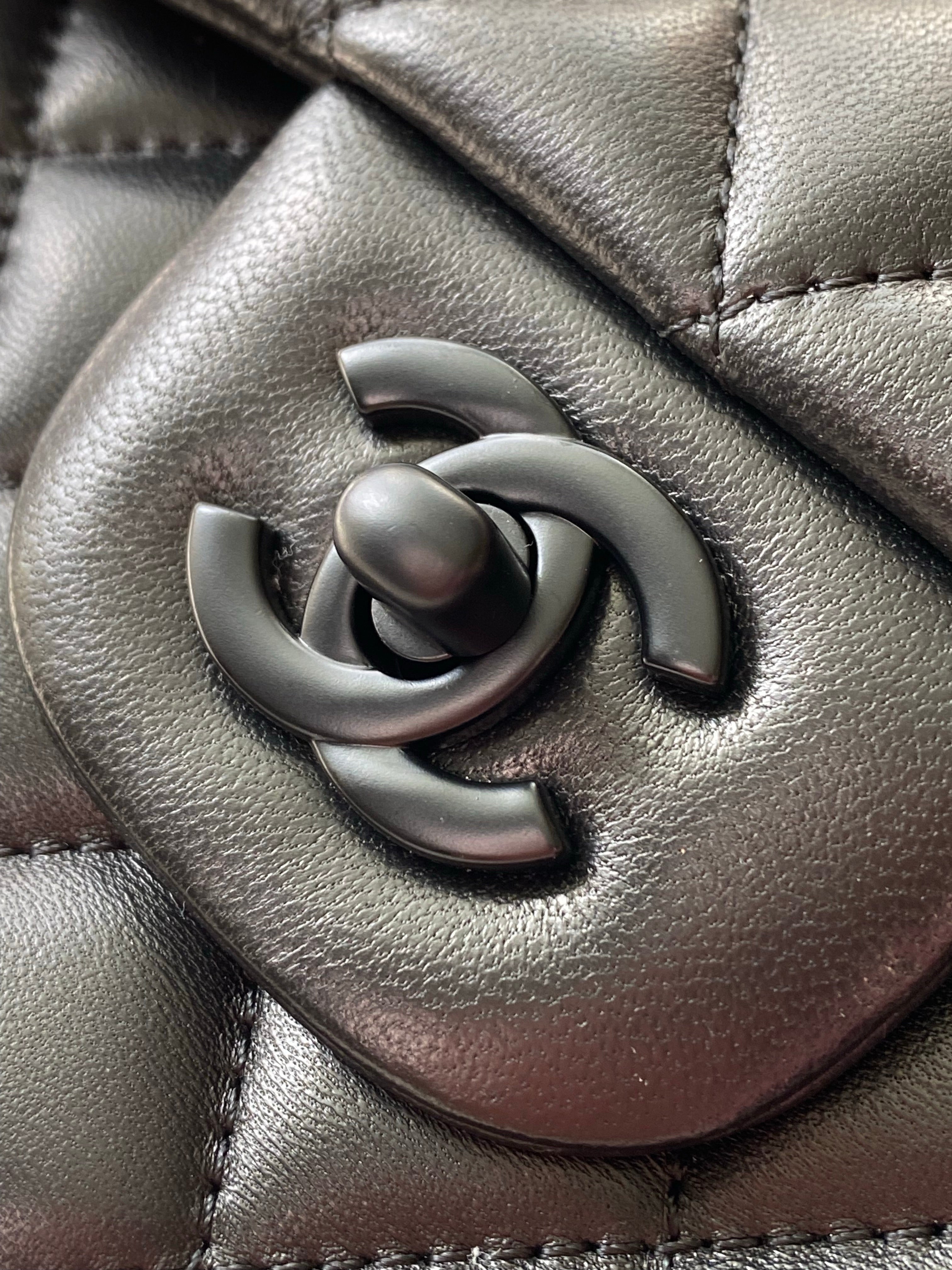 [TOP] CHANEL Classic Flap Bag Lambskin Medium 25.5cm –  All Black