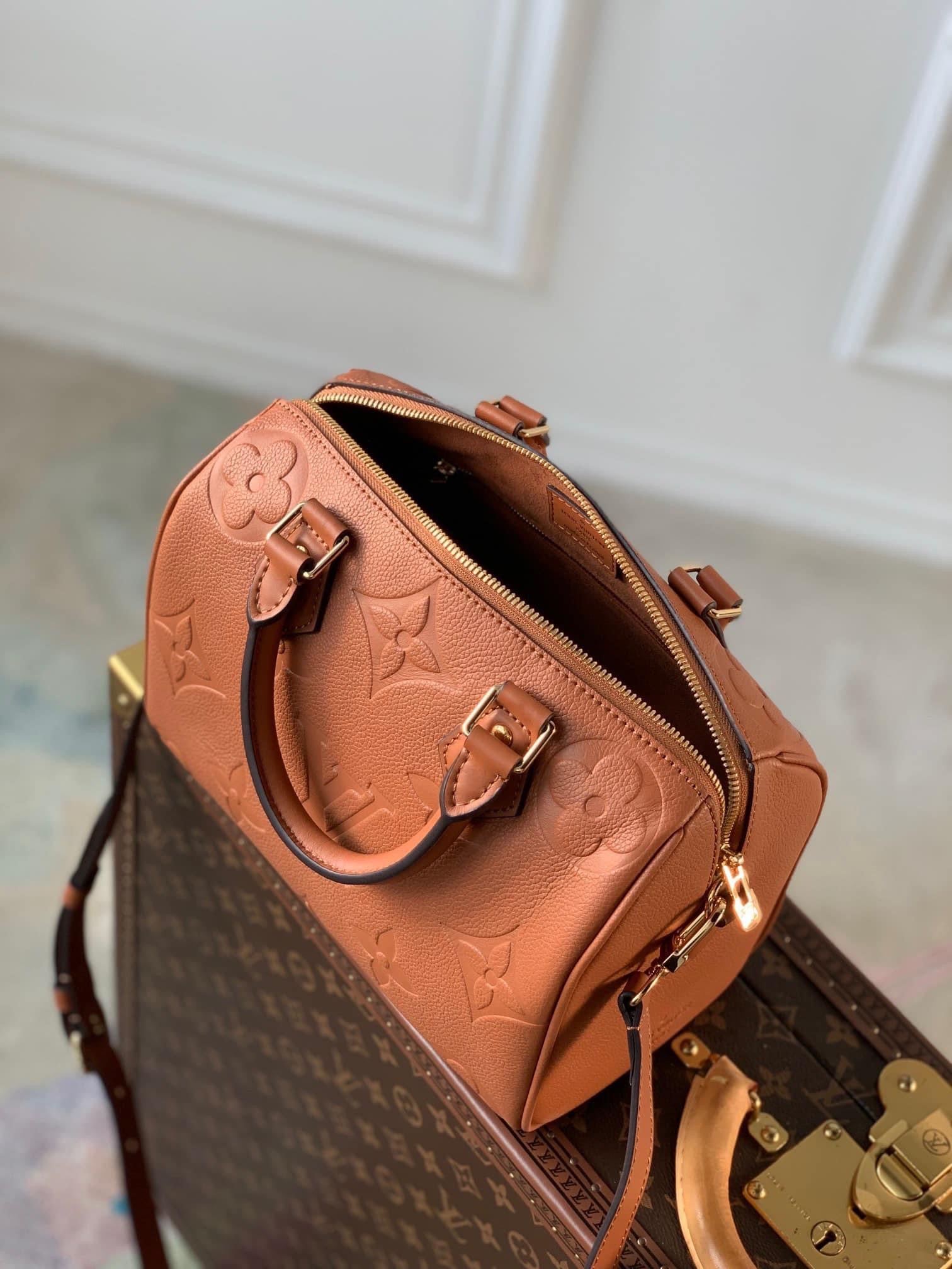[TOP] Louis Vuitton LV Speedy 25 Empreinte Bag 25x19x15cm- Cognac