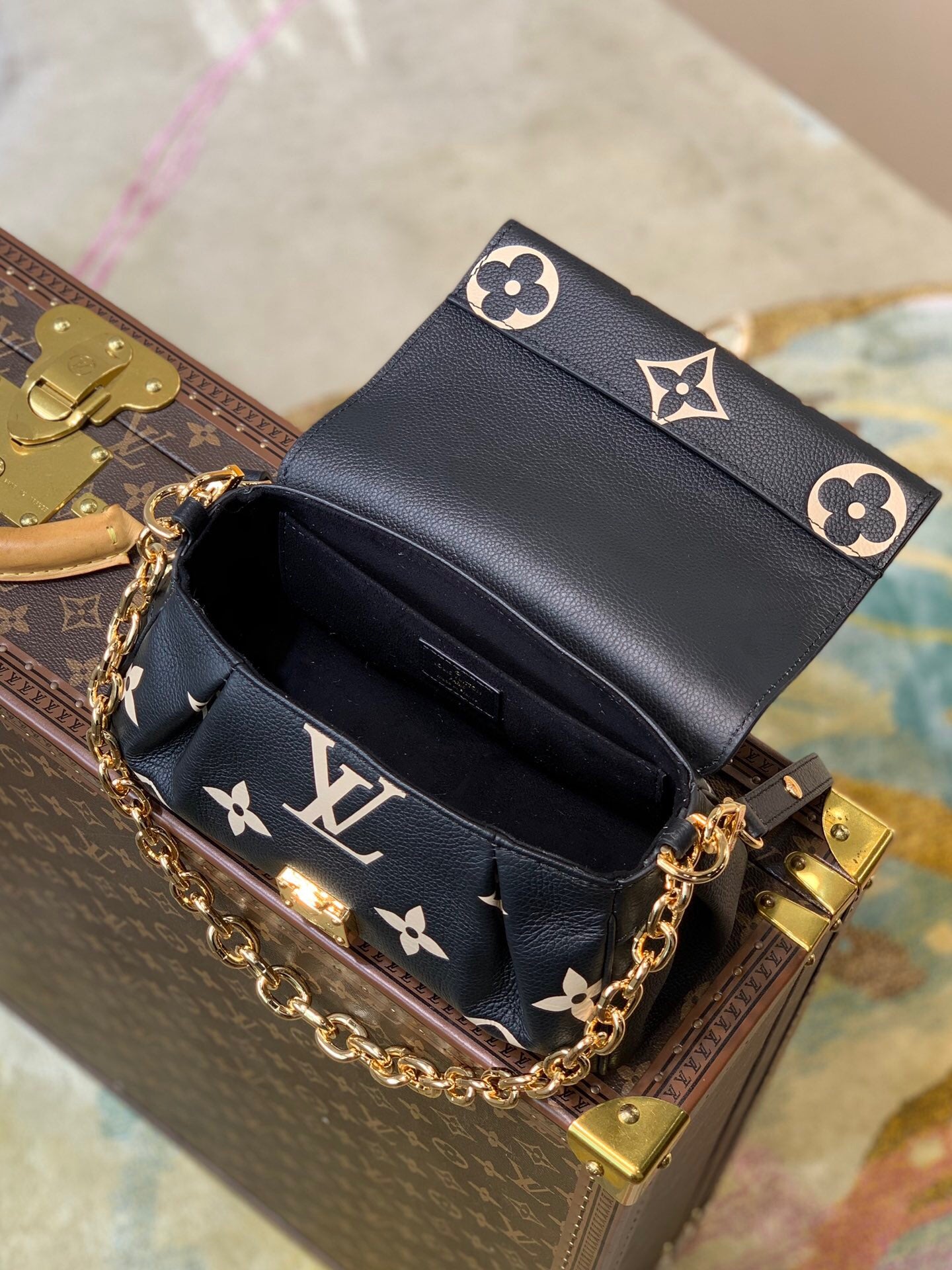 [TOP] Louis Vuitton LV  Favorite Bag 20.5x13.5x12cm- Black