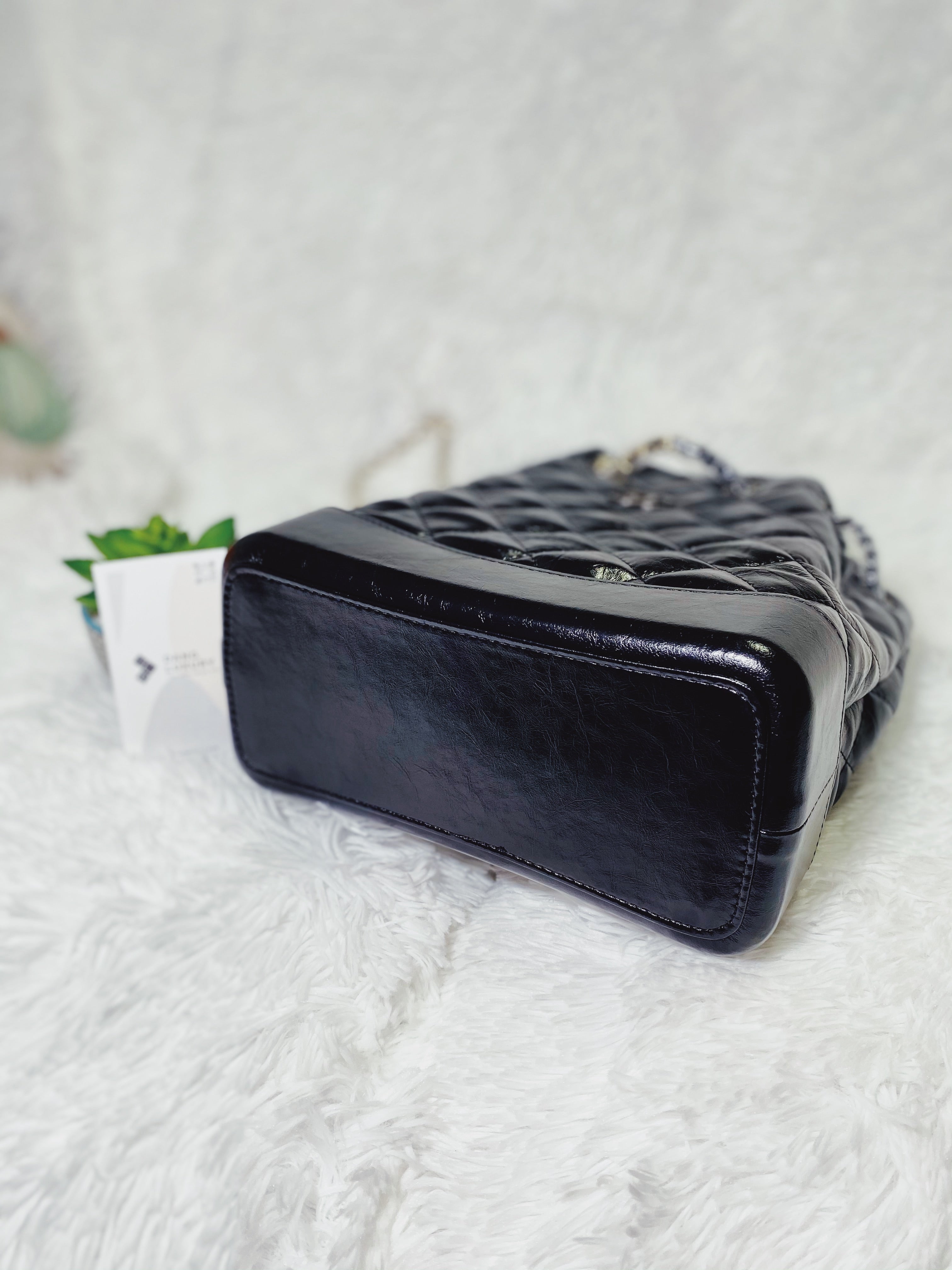 [TOP] CHANEL Quilted Bucket Backpack - BLACK