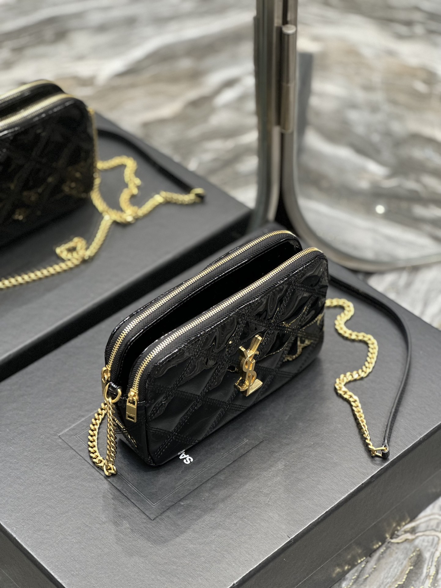 [TOP] Yves Saint Laurent YSL BECKY Patent Leather Shoulder Bag - GHW