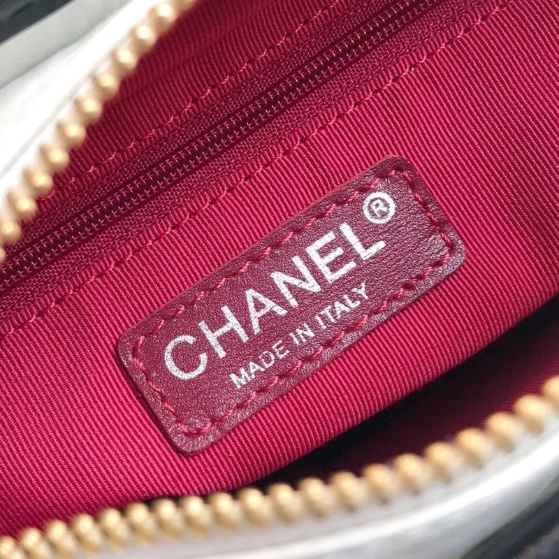 [TOP] CHANEL Gabrielle Bag Chevron Small 20cm  - Black & White