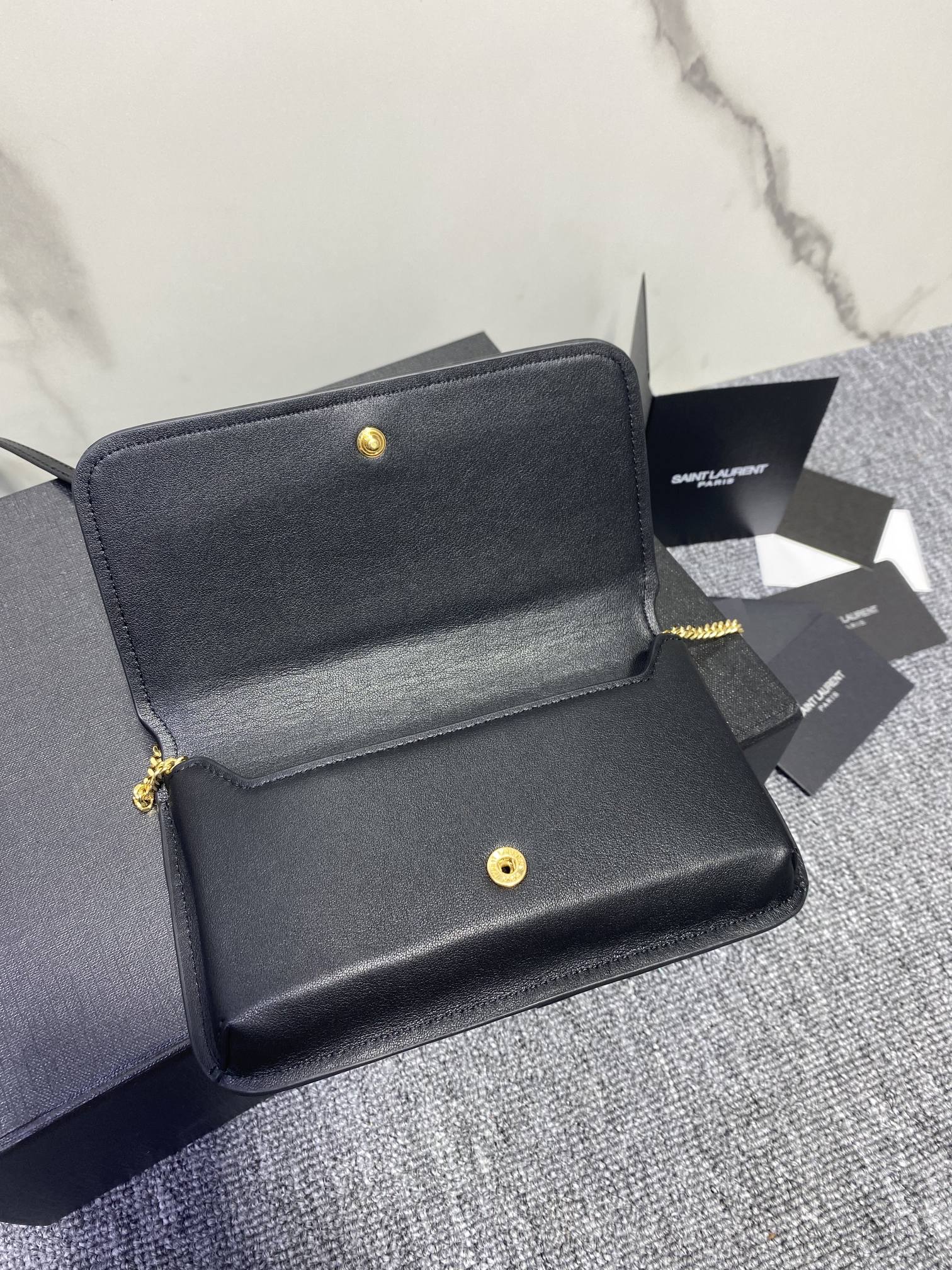 [TOP] Yves Saint Laurent YSL Striped Phone Case Bag - Black and Ivory