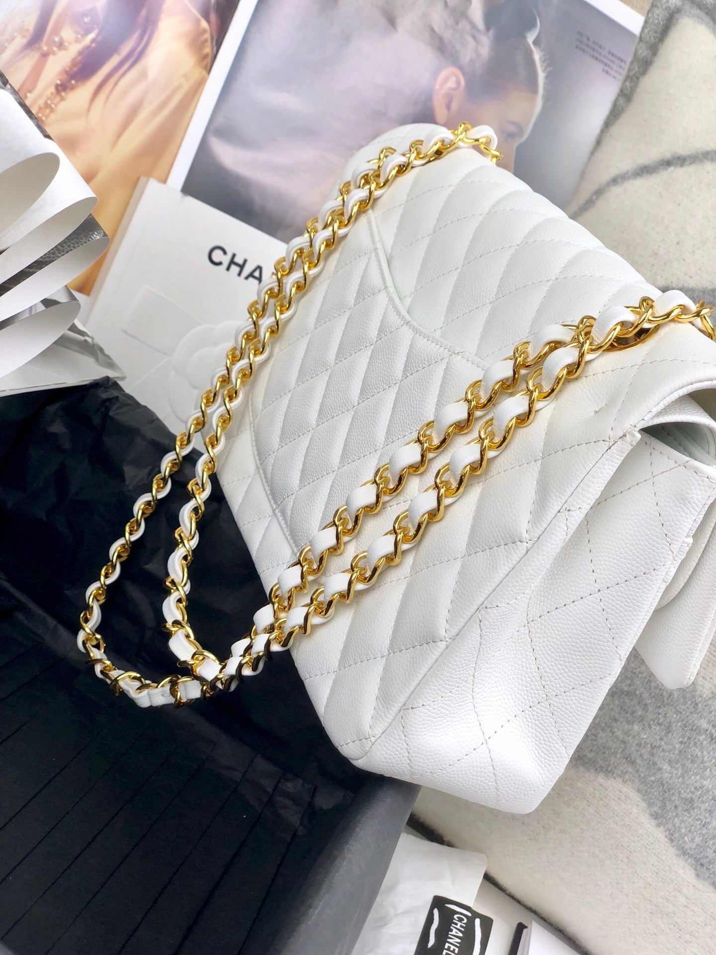 [TOP] CHANEL Classic Flap Bag Caviar Medium 25.5cm – White & GHW
