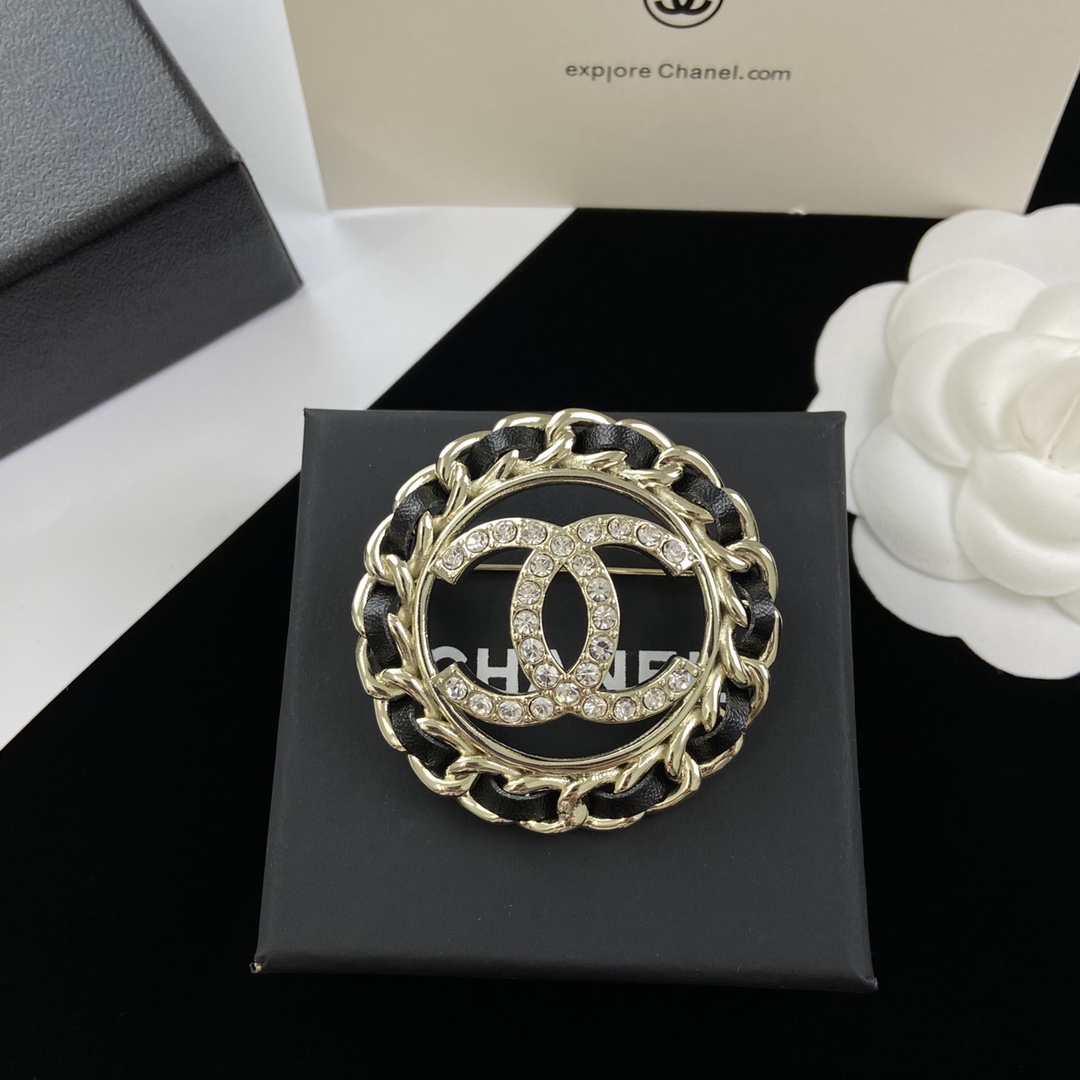 [TOP] CHANEL Brooch Collections