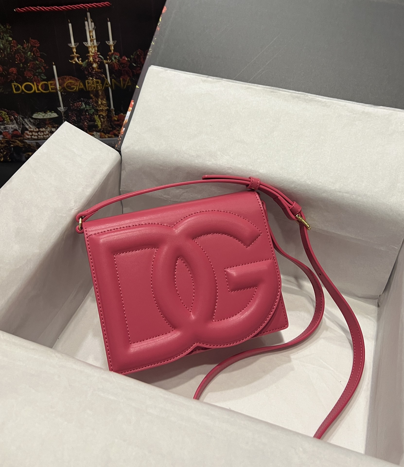 [TOP] Dolce & Gabbana D&G Calfskin DG Logo Bag 16*20*5.5cm - Pink