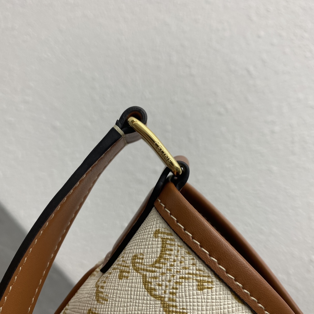 [TOP] CELINE Cuir Triomphe Monogram Bag 26×22×13 - White