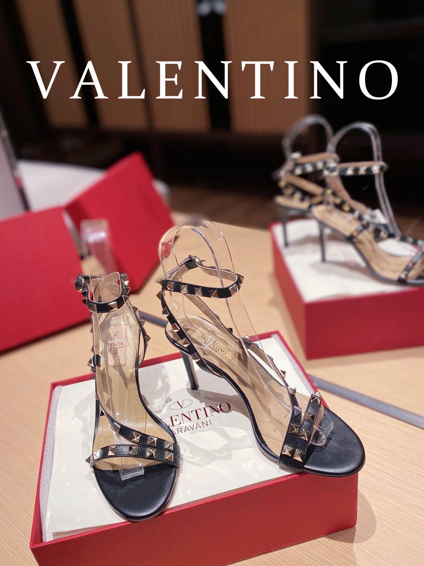 [TOP] VALENTINO  Rockstud Asymmetrical Slingback Sandals - Black