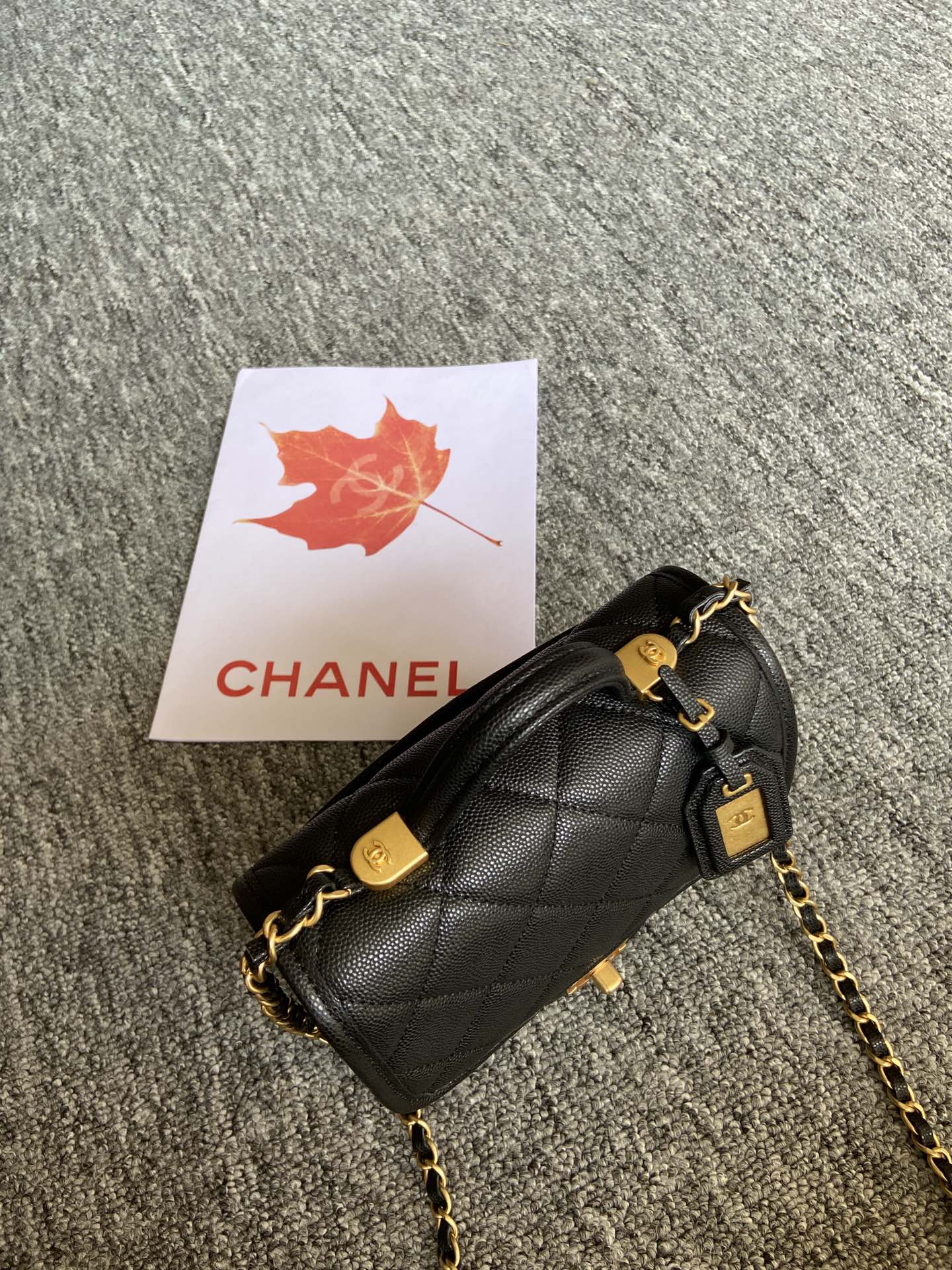[TOP] CHANEL 22k Flap Bag 17x20.5x6cm/25x21.5x7cm - GHW - Black