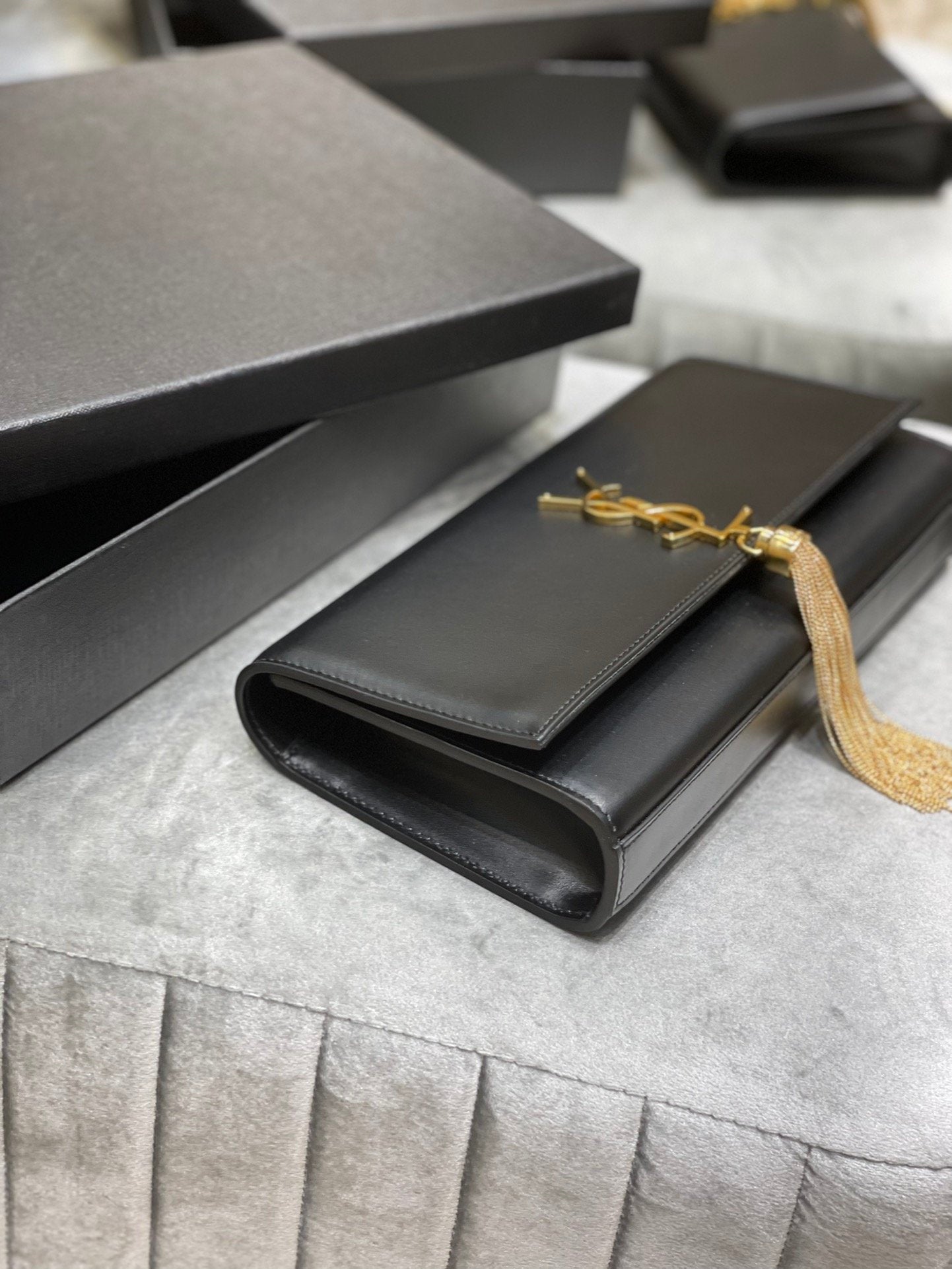 [TOP] Yves Saint Laurent YSL Kate Tassel Clutch