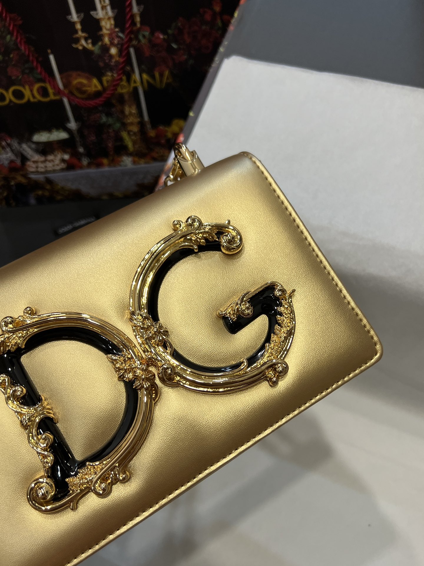 [TOP] Dolce & Gabbana D&G Polished Calfskin DG Girls Bag 21*4*15 - Golden