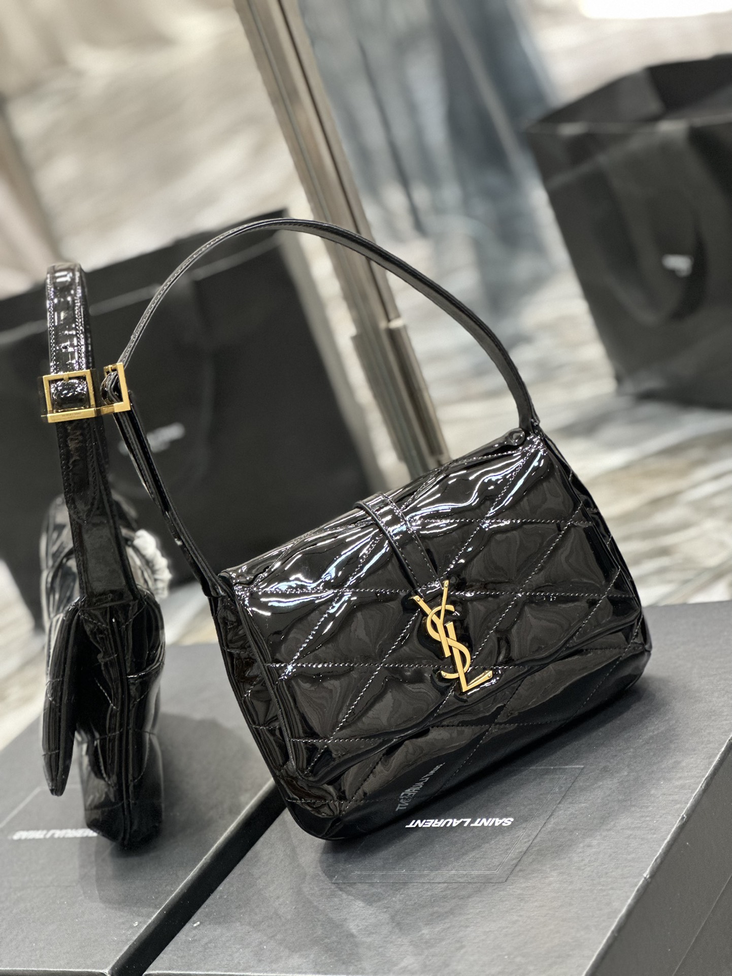 [TOP] Yves Saint Laurent YSL Le 57 Small Patent Leather Shoulder Bag - Black