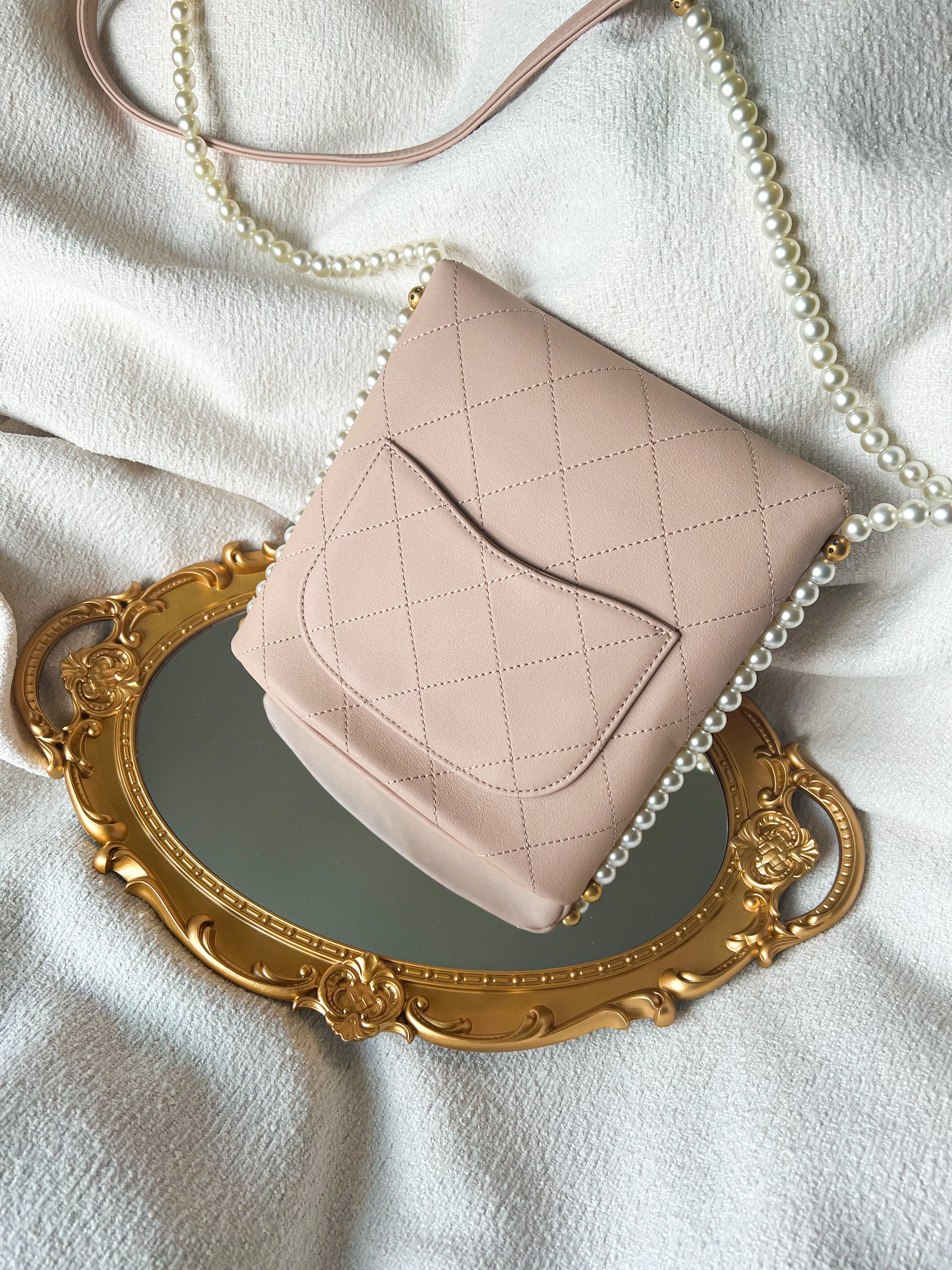 [TOP] CHANEL Hobo Bag Imitation Pearls Small - Beige