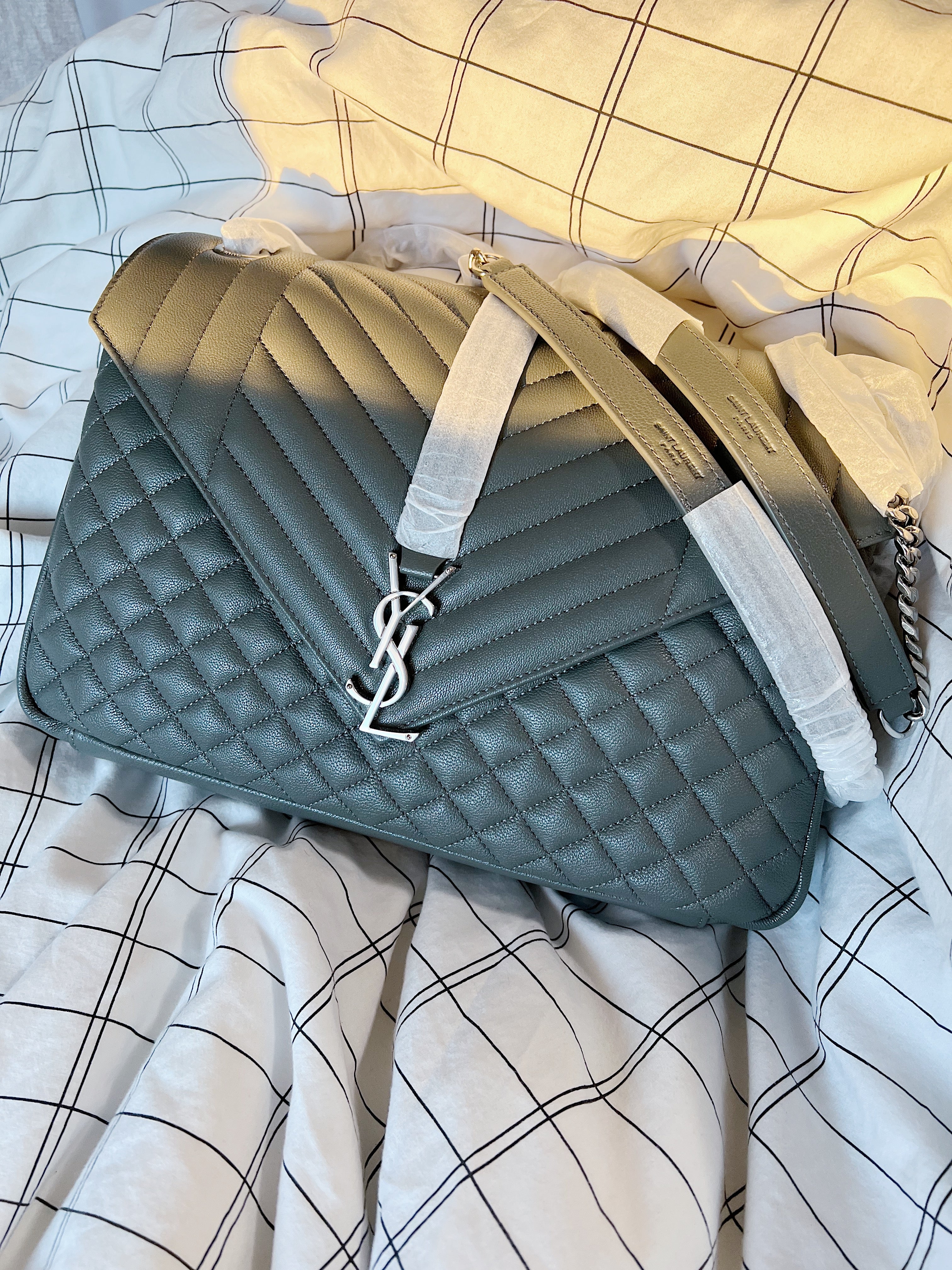 [TOP] Yves Saint Laurent YSL Envelope Medium Bag - Grey w SHW