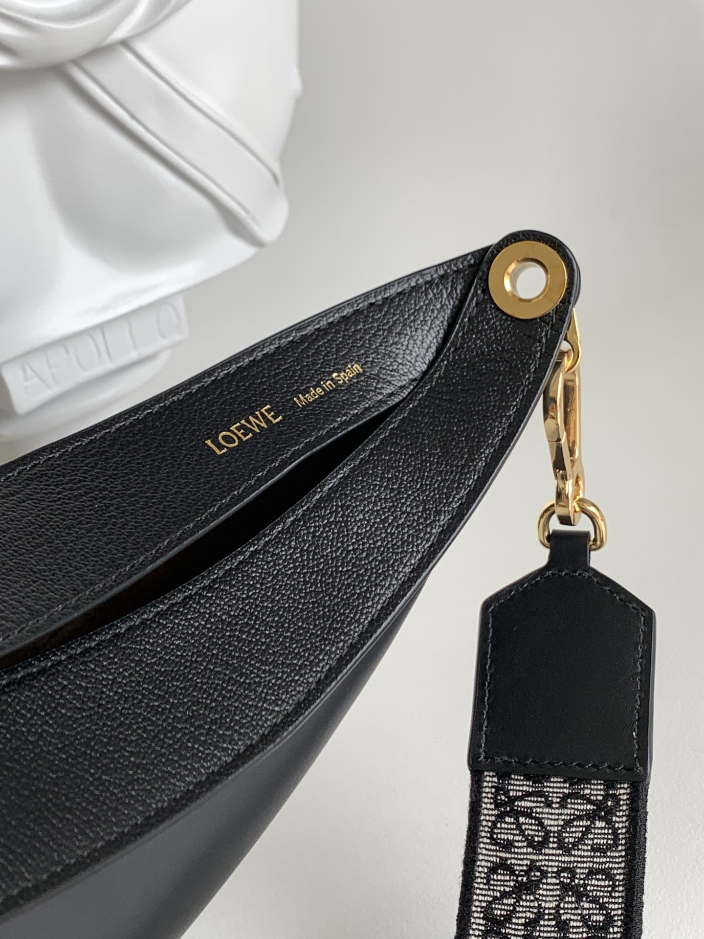 [TOP] LOEWE Calfskin Luna Bag 34*9*30cm - Black